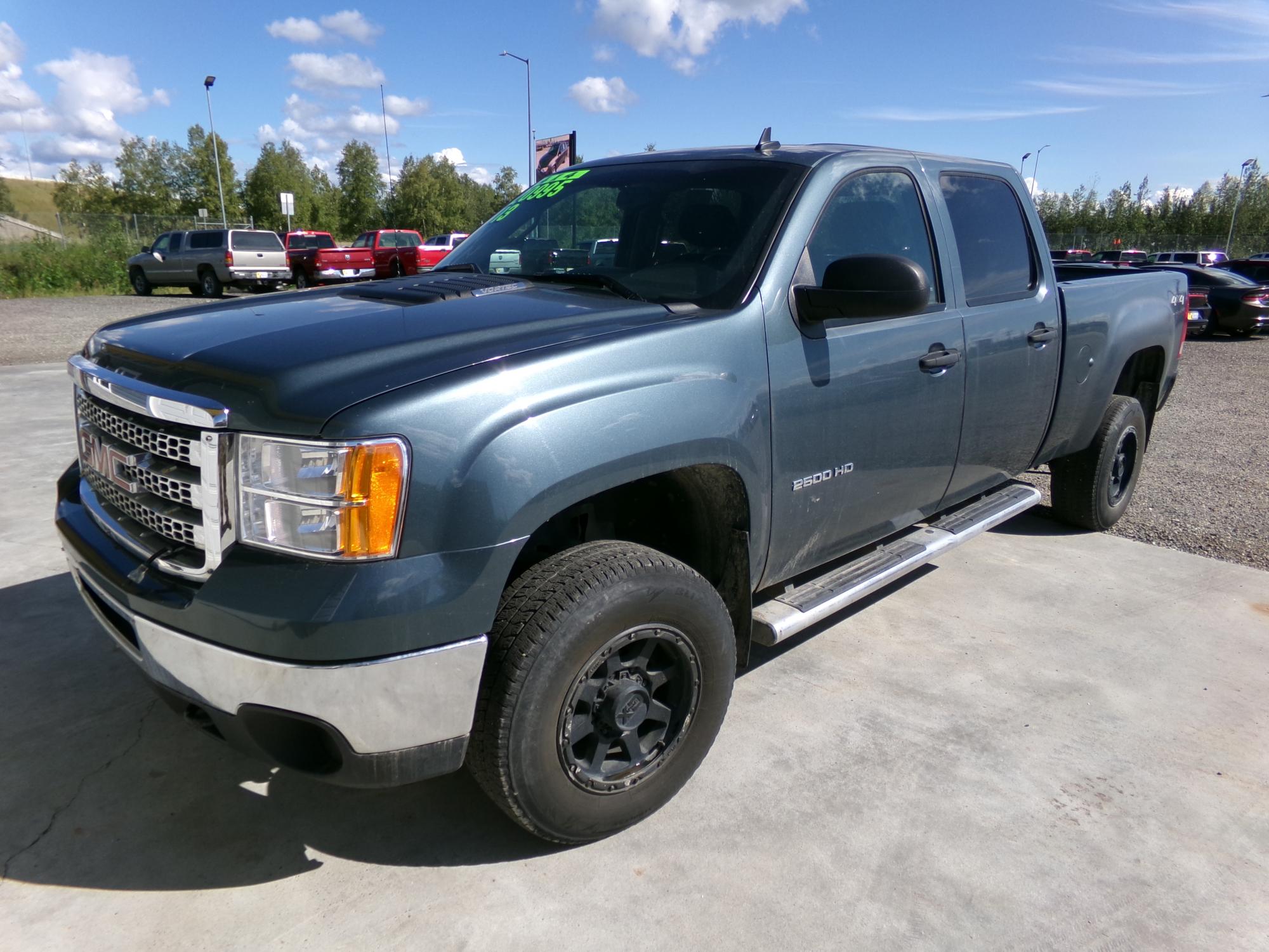 photo of 2013 GMC Sierra 2500HD SLE Crew Cab 4WD