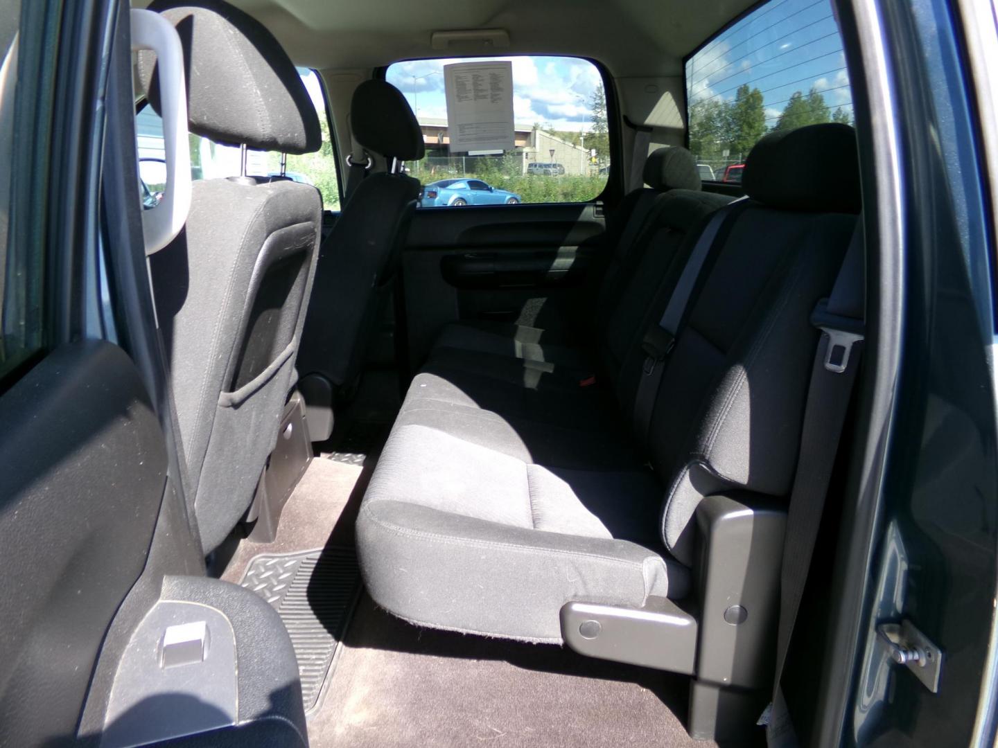 2013 Blue GMC Sierra 2500HD SLE Crew Cab 4WD (1GT120CG5DF) with an 6.0L V8 OHV 16V FFV engine, 6-Speed Automatic transmission, located at 2630 Philips Field Rd., Fairbanks, AK, 99709, (907) 458-0593, 64.848068, -147.780609 - Photo#5