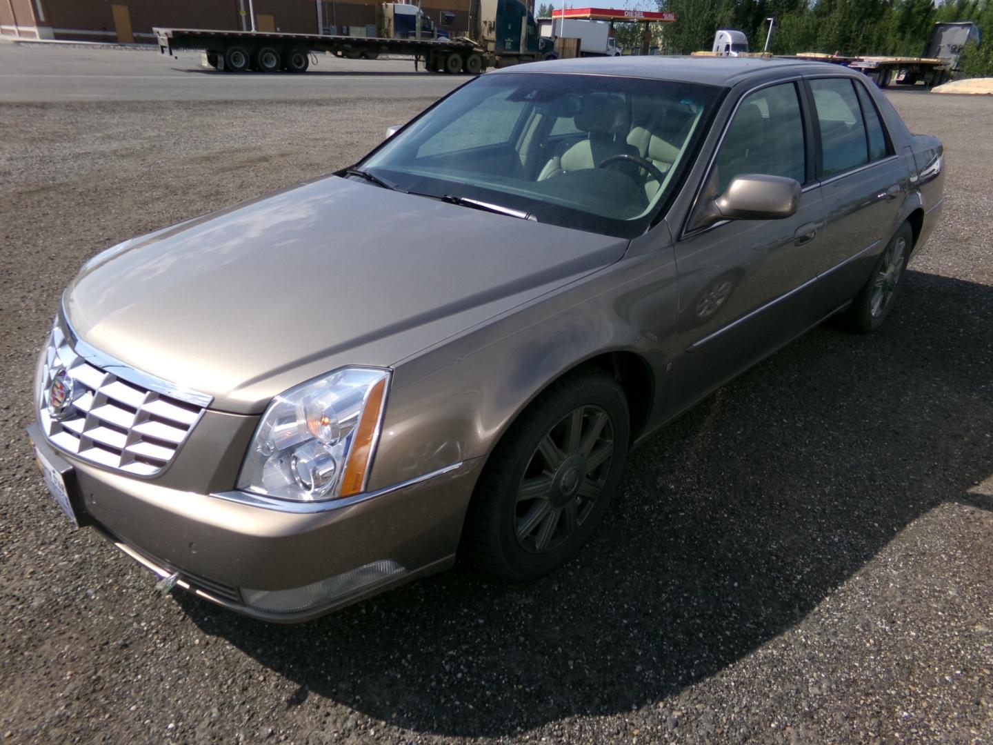 2007 Beige Cadillac DTS Luxury 1 (1G6KD57Y37U) with an 4.6L V8 DOHC 32V engine, 4-Speed Automatic Overdrive transmission, located at 2630 Philips Field Rd., Fairbanks, AK, 99709, (907) 458-0593, 64.848068, -147.780609 - Photo#0