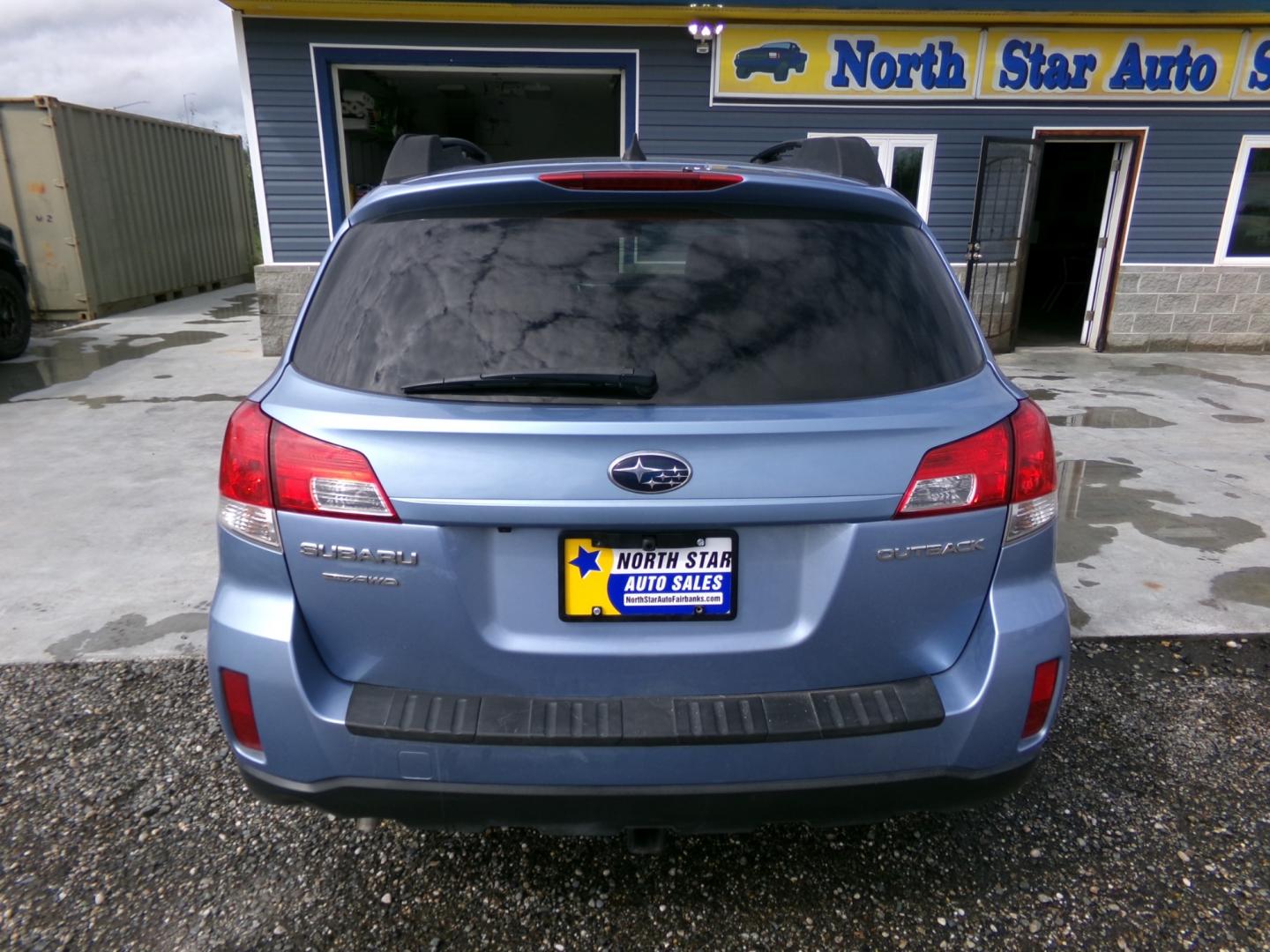 2011 Blue Subaru Outback 2.5i Limited (4S4BRCLC0B3) with an 2.5L H4 DOHC 16V engine, Continuously Variable Transmisson transmission, located at 2630 Philips Field Rd., Fairbanks, AK, 99709, (907) 458-0593, 64.848068, -147.780609 - Photo#3