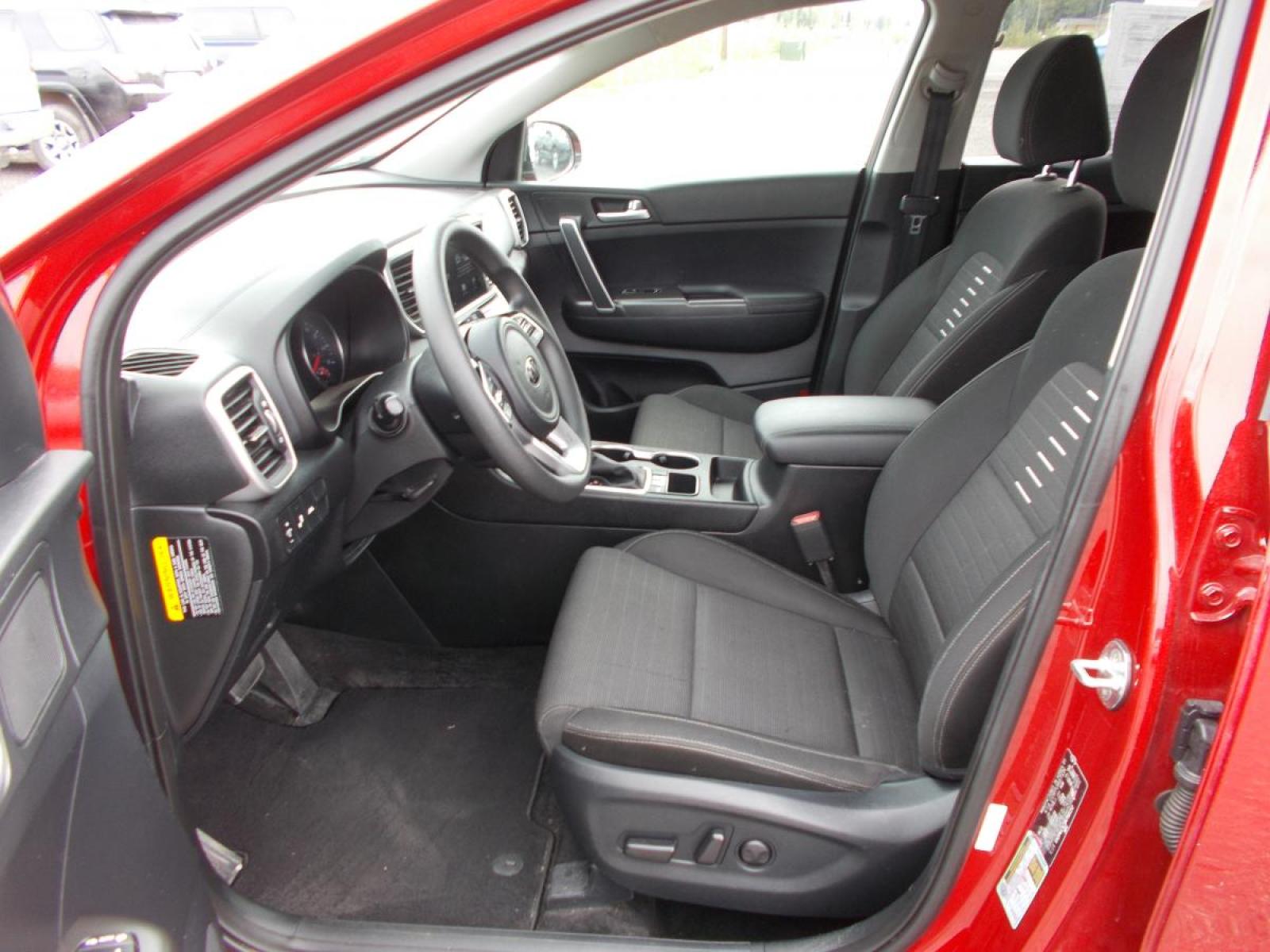 2022 Red Kia Sportage LX AWD (KNDPMCAC8N7) with an 2.4L V6 DOHC 24V engine, 6A transmission, located at 2630 Philips Field Rd., Fairbanks, AK, 99709, (907) 458-0593, 64.848068, -147.780609 - Photo #4