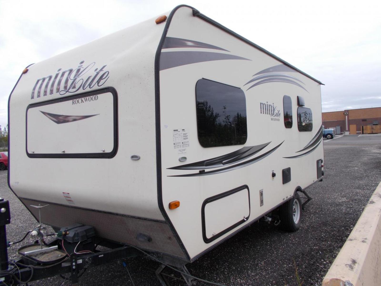 2015 White Forest River Rockwood - (4X4TRLU14FD) , located at 2630 Philips Field Rd., Fairbanks, AK, 99709, (907) 458-0593, 64.848068, -147.780609 - Photo #0