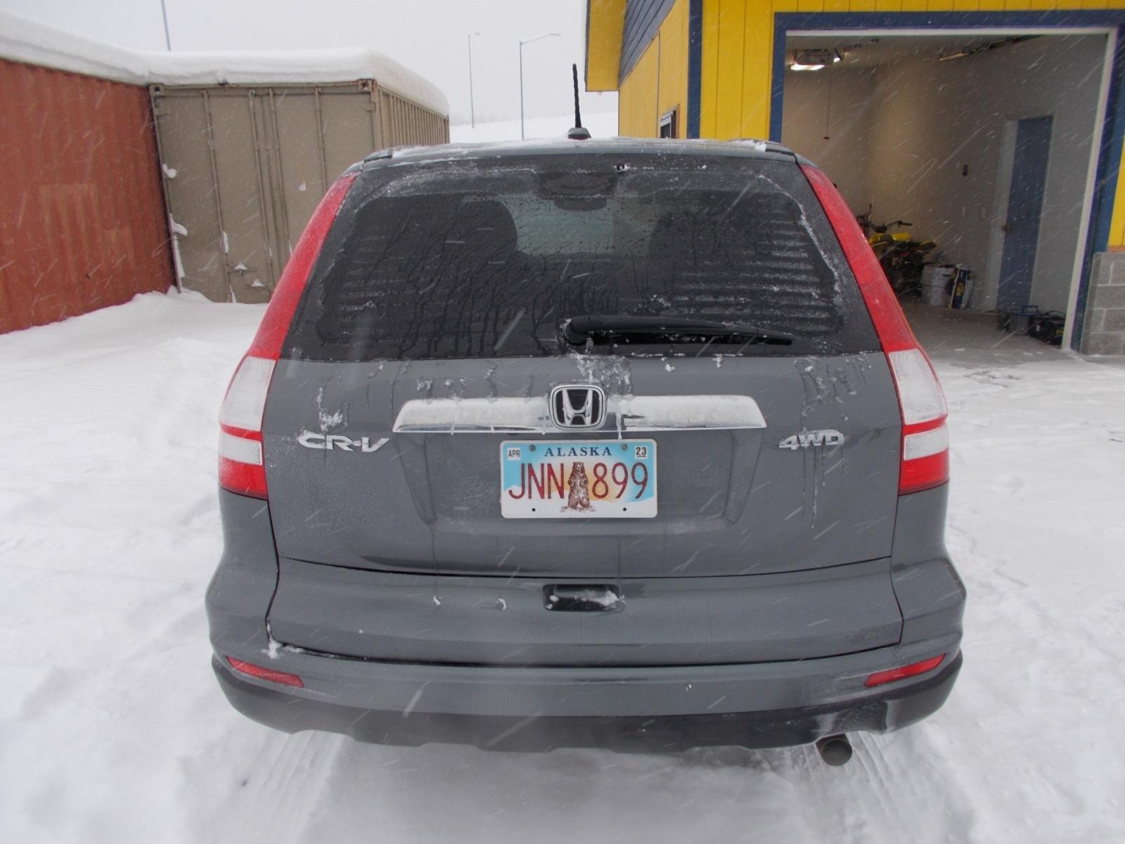 2011 Blue Honda CR-V EX-L 4WD 5-Speed AT (JHLRE4H70BC) with an 2.4L L4 DOHC 16V engine, 5-Speed Automatic transmission, located at 2630 Philips Field Rd., Fairbanks, AK, 99709, (907) 458-0593, 64.848068, -147.780609 - Photo #3