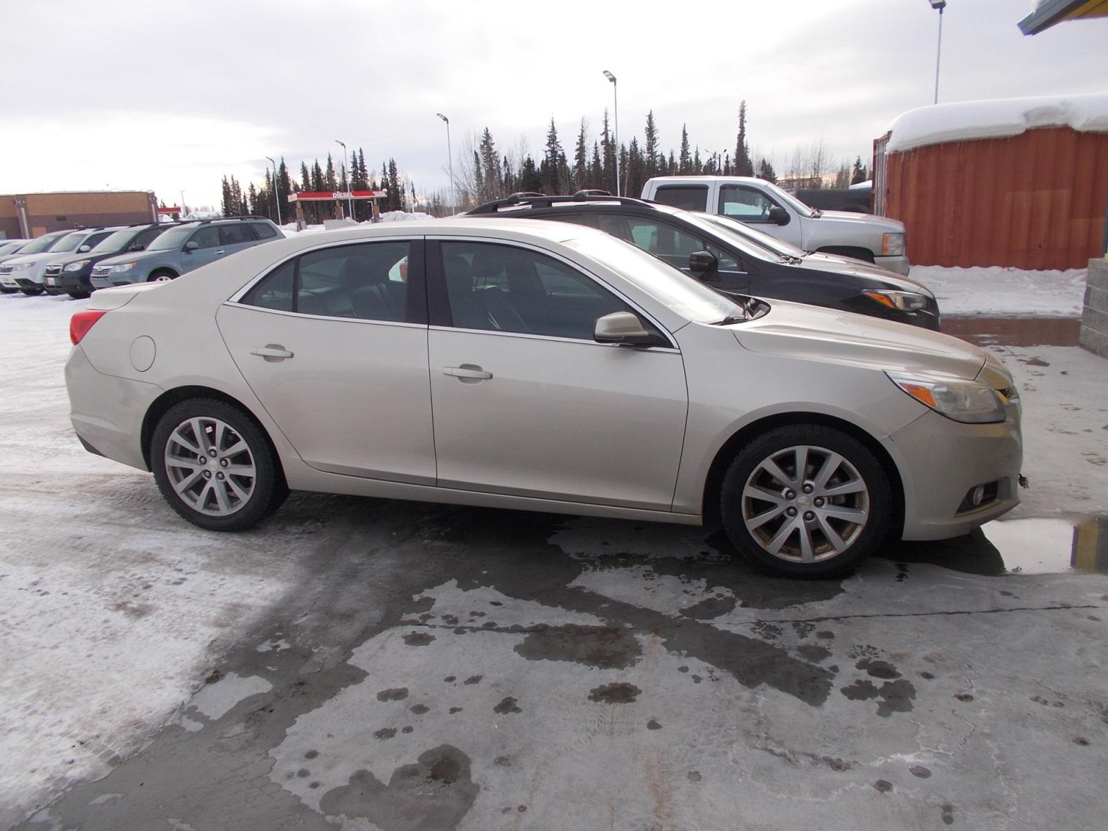 2015 Tan Chevrolet Malibu 2LT (1G11D5SL0FF) with an 2.5L L4 DOHC 16V engine, 6-Speed Automatic transmission, located at 2630 Philips Field Rd., Fairbanks, AK, 99709, (907) 458-0593, 64.848068, -147.780609 - Photo #2