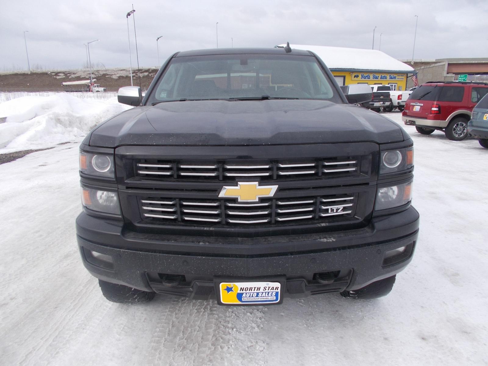 2015 Black Chevrolet Silverado 1500 LTZ Crew Cab 4WD (3GCUKSEC2FG) with an 5.3L V8 OHV 16V engine, 6-Speed Automatic transmission, located at 2630 Philips Field Rd., Fairbanks, AK, 99709, (907) 458-0593, 64.848068, -147.780609 - Photo #1