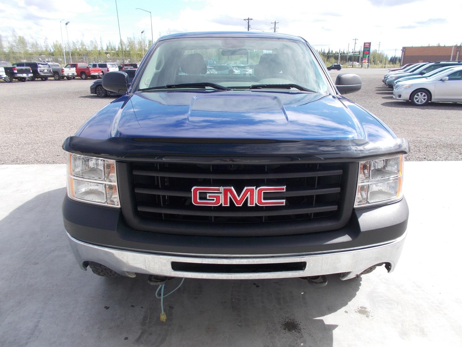 2013 Blue GMC Sierra 1500 Work Truck Ext. Cab 4WD (1GTR2TEA3DZ) with an 4.8L V8 OHV 16V engine, 6-Speed Automatic transmission, located at 2630 Philips Field Rd., Fairbanks, AK, 99709, (907) 458-0593, 64.848068, -147.780609 - Photo #1