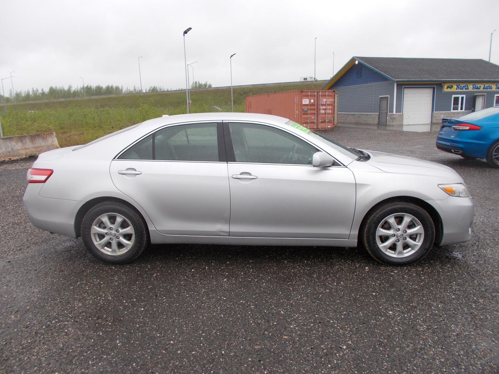 2011 Silver Toyota Camry SE 6-Spd MT (4T1BF3EK3BU) with an 2.5L L4 DOHC 16V engine, 6-Speed Manual transmission, located at 2630 Philips Field Rd., Fairbanks, AK, 99709, (907) 458-0593, 64.848068, -147.780609 - Photo #2