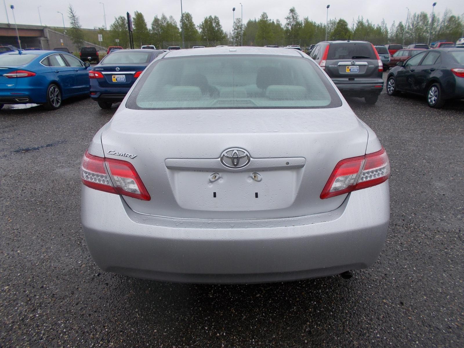 2011 Silver Toyota Camry SE 6-Spd MT (4T1BF3EK3BU) with an 2.5L L4 DOHC 16V engine, 6-Speed Manual transmission, located at 2630 Philips Field Rd., Fairbanks, AK, 99709, (907) 458-0593, 64.848068, -147.780609 - Photo #3