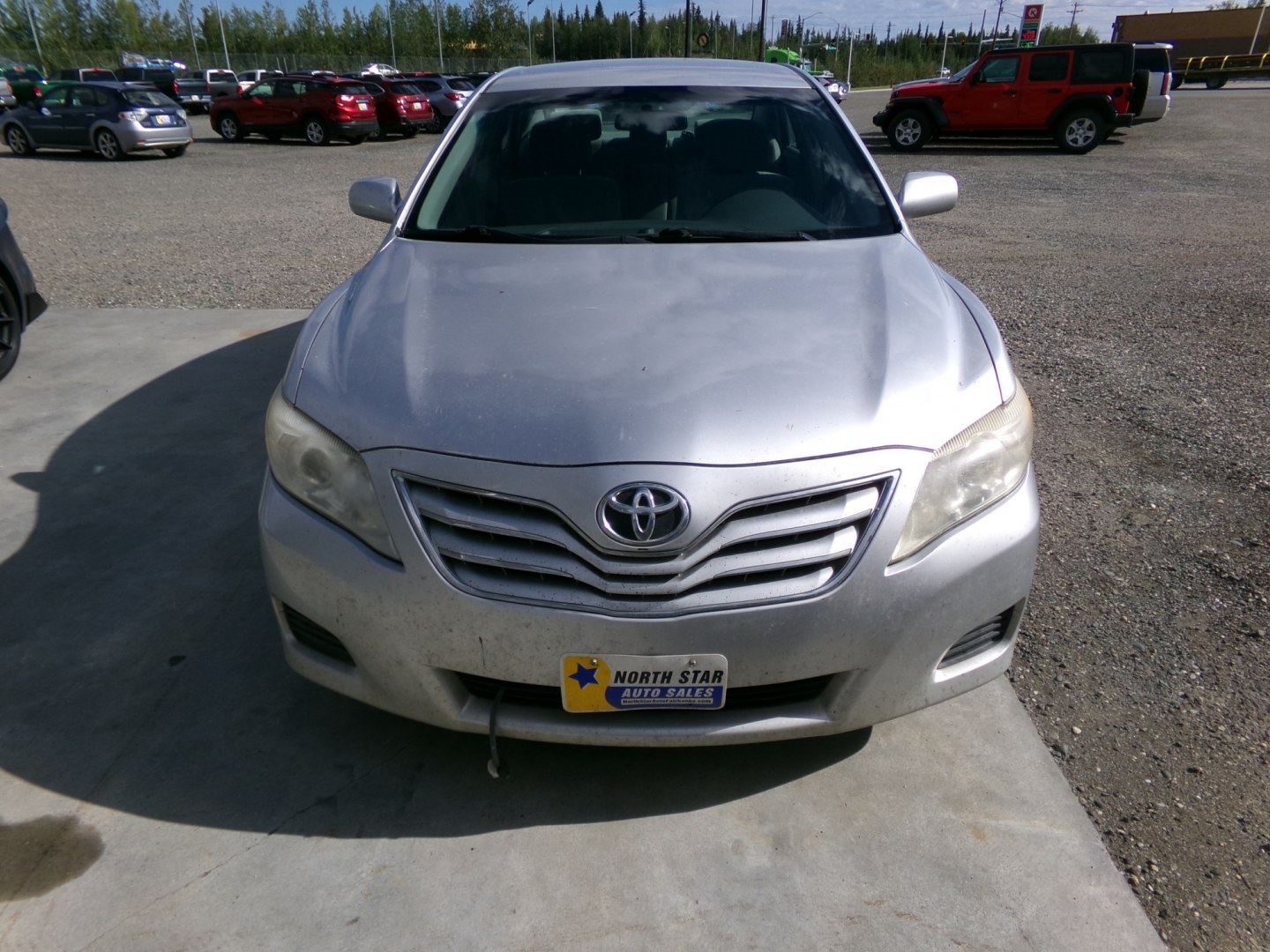 2011 Silver Toyota Camry SE 6-Spd AT (4T1BF3EK3BU) with an 2.5L L4 DOHC 16V engine, 6-Speed Automatic transmission, located at 2630 Philips Field Rd., Fairbanks, AK, 99709, (907) 458-0593, 64.848068, -147.780609- Photo#1