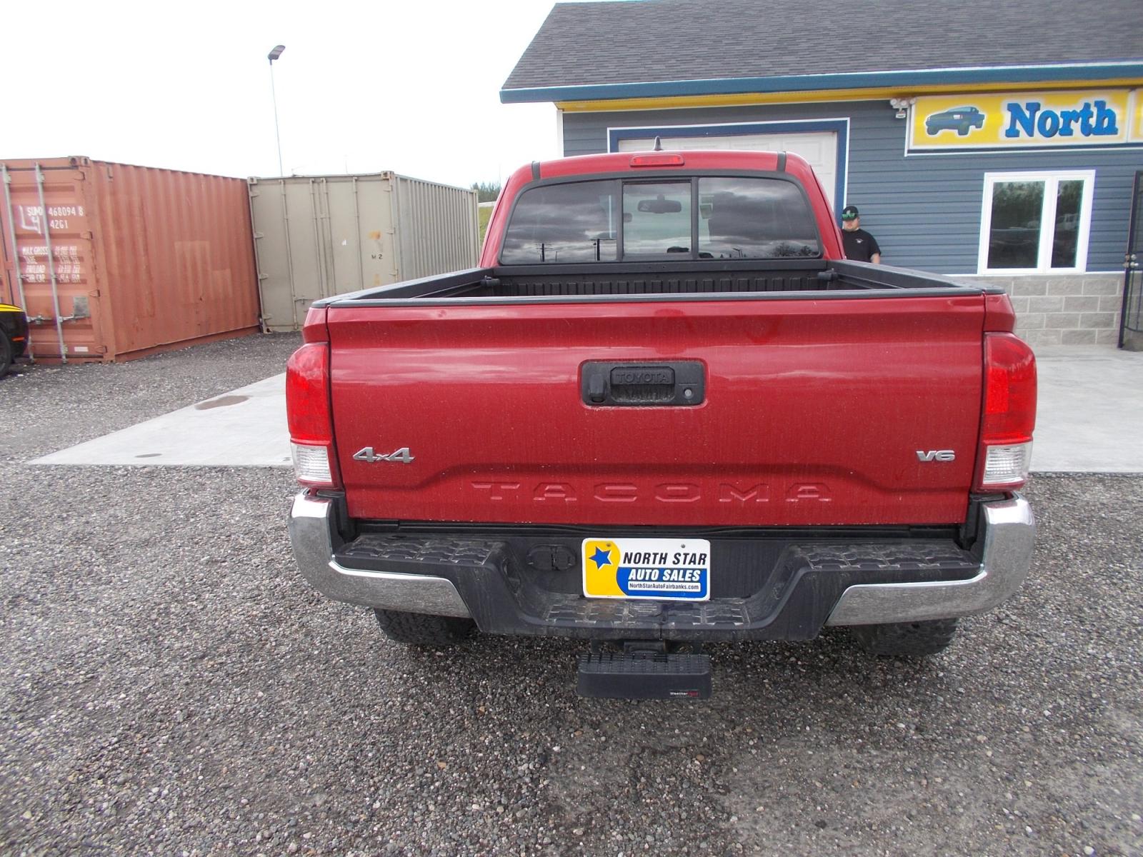 2017 Red Toyota Tacoma SR5 Access Cab V6 6AT 4WD (5TFSZ5AN6HX) with an 3.5L V6 DOHC 24V engine, 6A transmission, located at 2630 Philips Field Rd., Fairbanks, AK, 99709, (907) 458-0593, 64.848068, -147.780609 - Photo #3