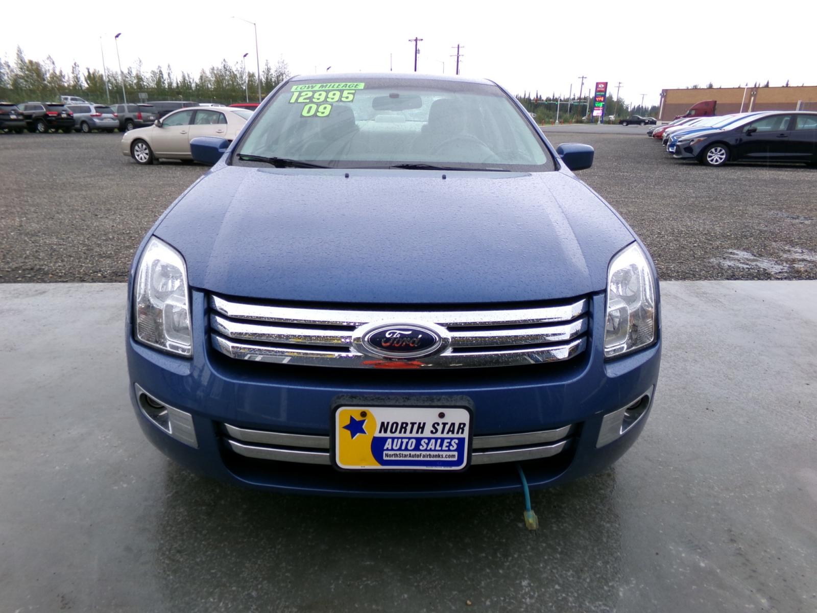 2009 Ford Fusion V6 SEL (3FAHP08149R) with an 3.0L V6 DOHC 24V engine, located at 2630 Philips Field Rd., Fairbanks, AK, 99709, (907) 458-0593, 64.848068, -147.780609 - Photo #1