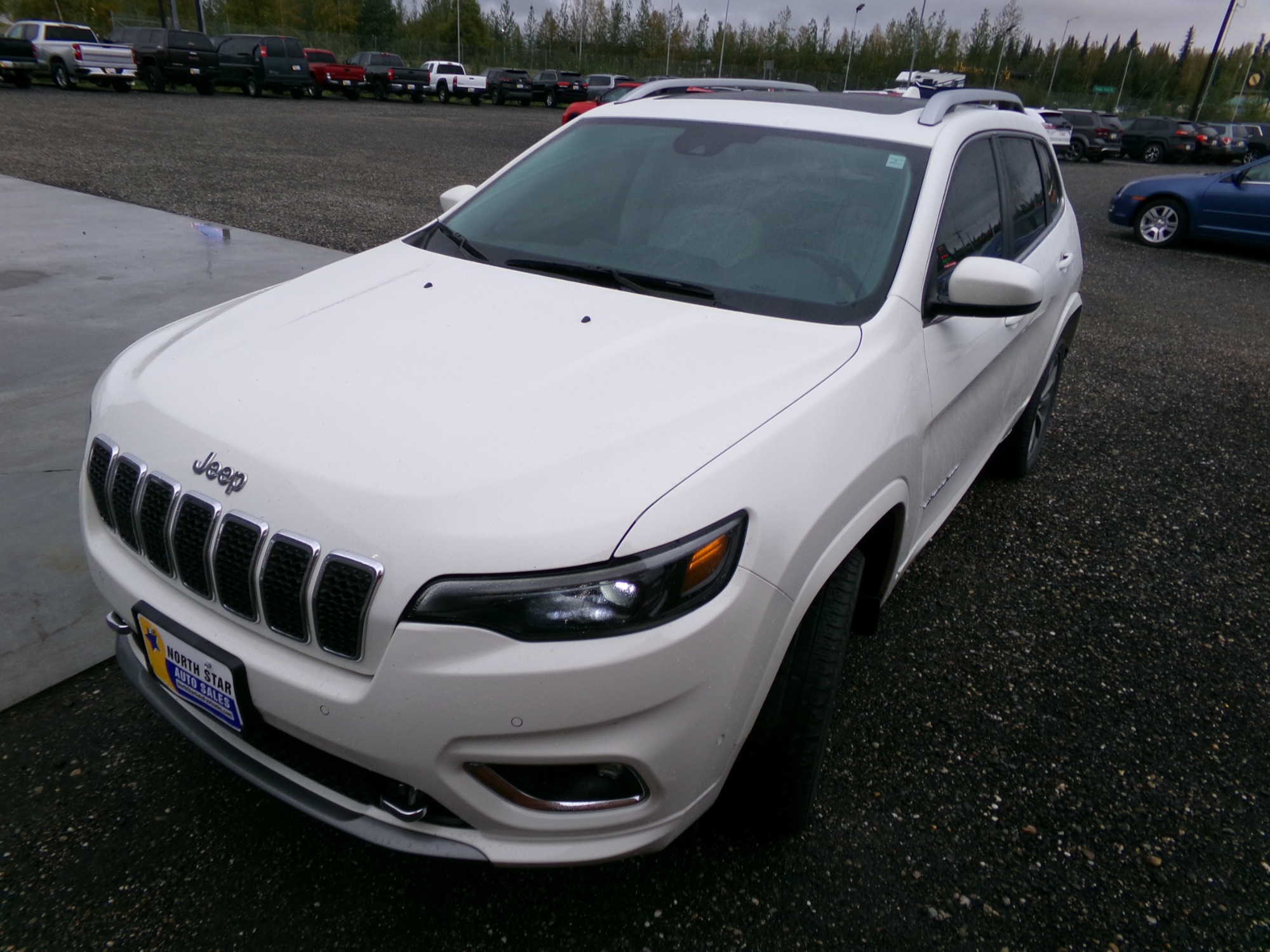 photo of 2019 Jeep Cherokee Overland 4WD