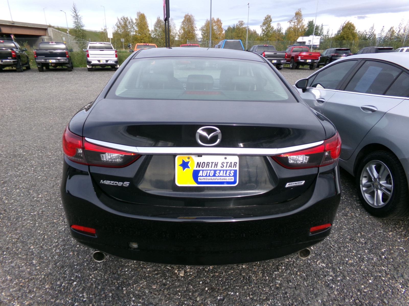 2017 Black Mazda Mazda6 i Touring AT (JM1GL1V51H1) with an 2.5L L4 DOHC 16V engine, 6A transmission, located at 2630 Philips Field Rd., Fairbanks, AK, 99709, (907) 458-0593, 64.848068, -147.780609 - Photo #3