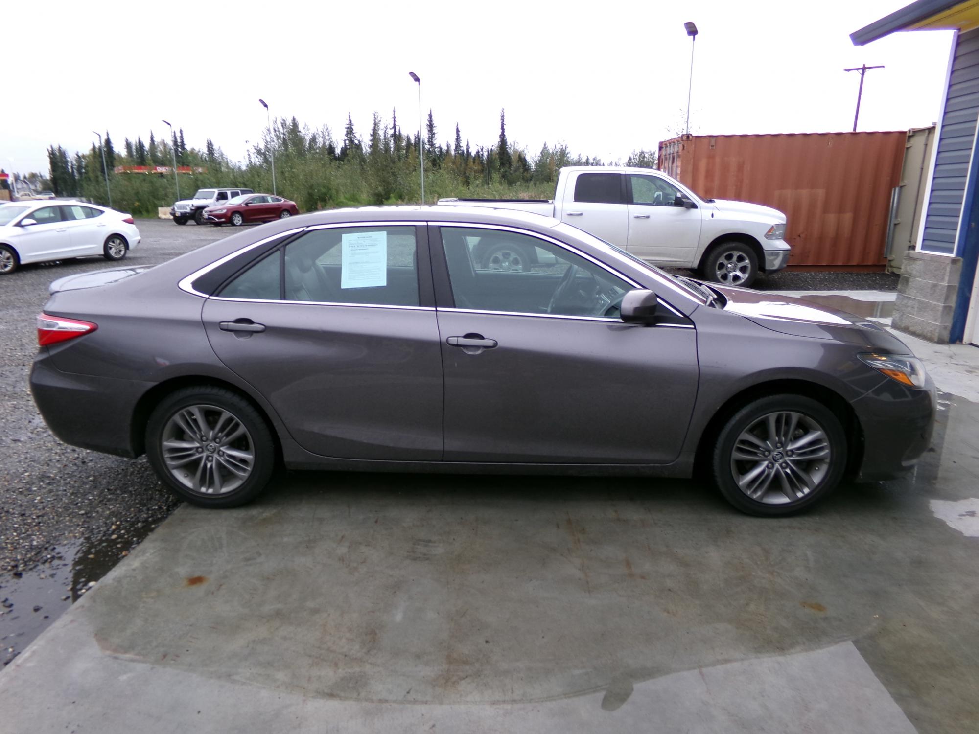 2015 Toyota Camry photo 3