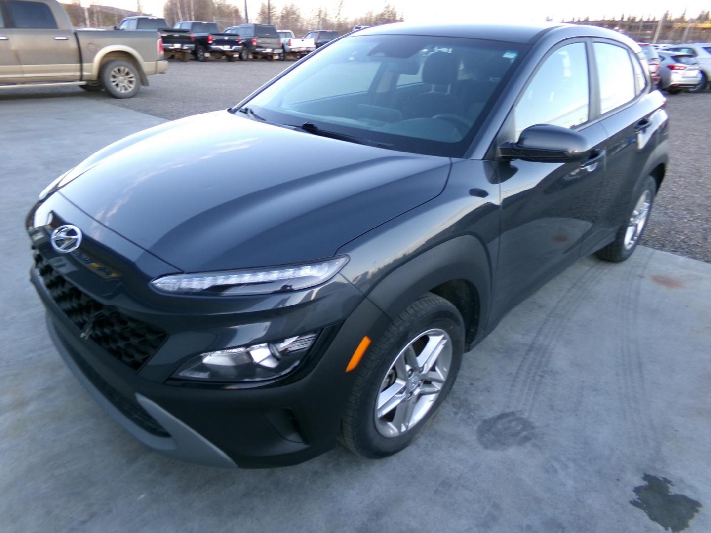 2022 Grey Hyundai Kona SE AWD (KM8K2CAB4NU) with an 2.0L L4 DOHC 16V engine, CVT transmission, located at 2630 Philips Field Rd., Fairbanks, AK, 99709, (907) 458-0593, 64.848068, -147.780609 - Photo#0