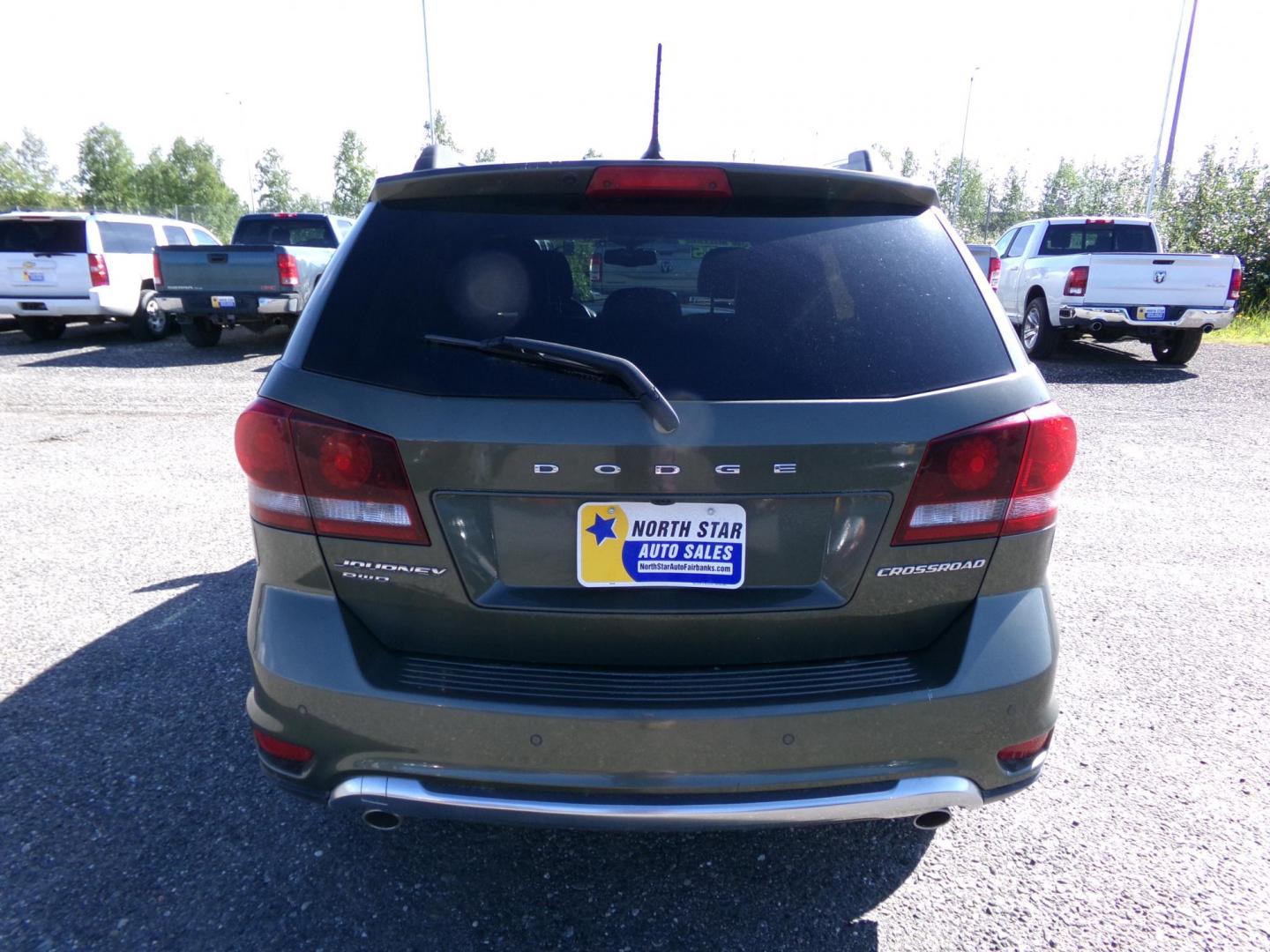 2016 Grey /Black Dodge Journey Crossroad AWD (3C4PDDGG9GT) with an 3.6L V6 DOHC 24V engine, 6A transmission, located at 2630 Philips Field Rd., Fairbanks, AK, 99709, (907) 458-0593, 64.848068, -147.780609 - Photo#3