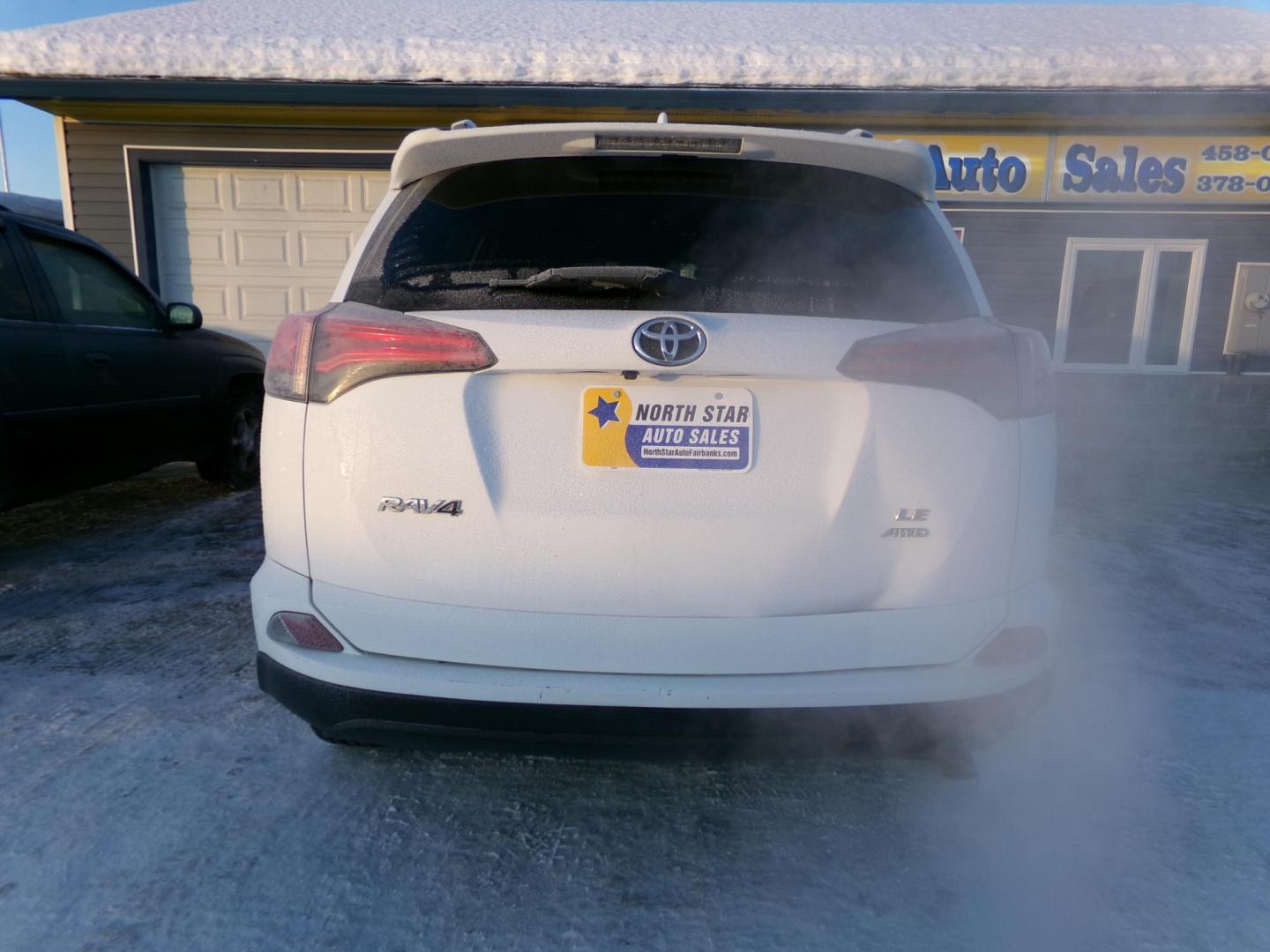2016 White Toyota RAV4 LE AWD (JTMBFREV6GJ) with an 2.5L L4 DOHC 16V engine, 6A transmission, located at 2630 Philips Field Rd., Fairbanks, AK, 99709, (907) 458-0593, 64.848068, -147.780609 - Photo#5