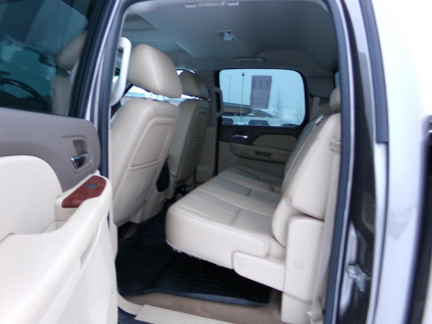 2013 Tan GMC Sierra 1500 SLT Crew Cab 4WD (3GTP2WE70DG) with an 5.3L V8 OHV 16V FFV engine, 6-Speed Automatic transmission, located at 2630 Philips Field Rd., Fairbanks, AK, 99709, (907) 458-0593, 64.848068, -147.780609 - Photo#3