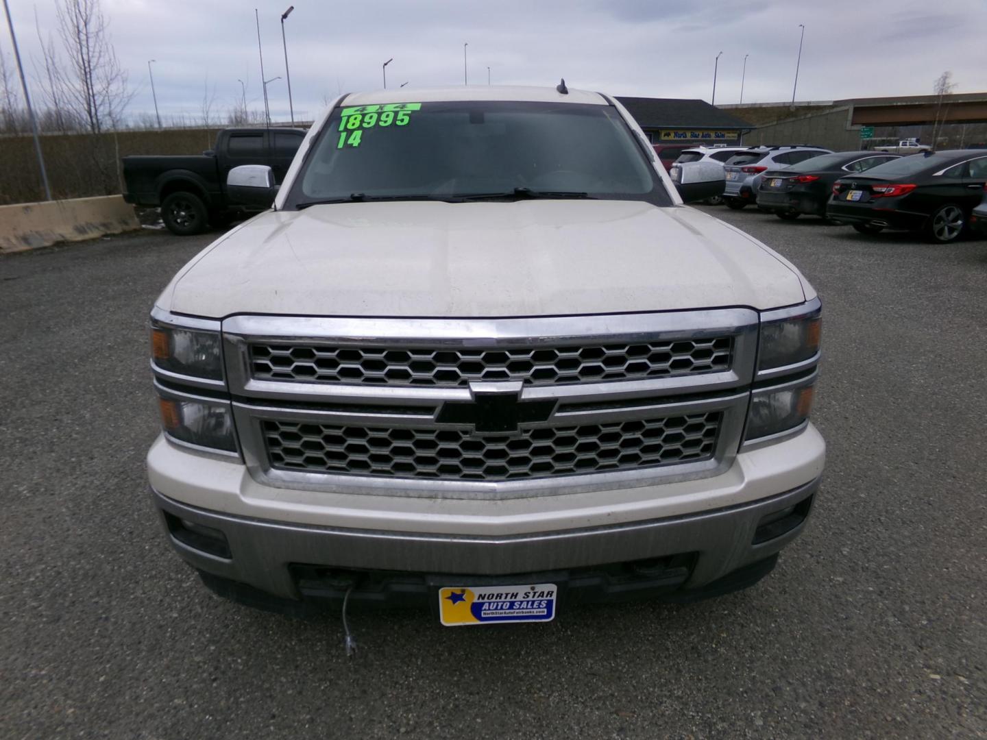 2014 White Chevrolet Silverado 1500 1LT Crew Cab 4WD (3GCUKREC8EG) with an 5.3L V8 OHV 16V engine, 6-Speed Automatic transmission, located at 2630 Philips Field Rd., Fairbanks, AK, 99709, (907) 458-0593, 64.848068, -147.780609 - Photo#1