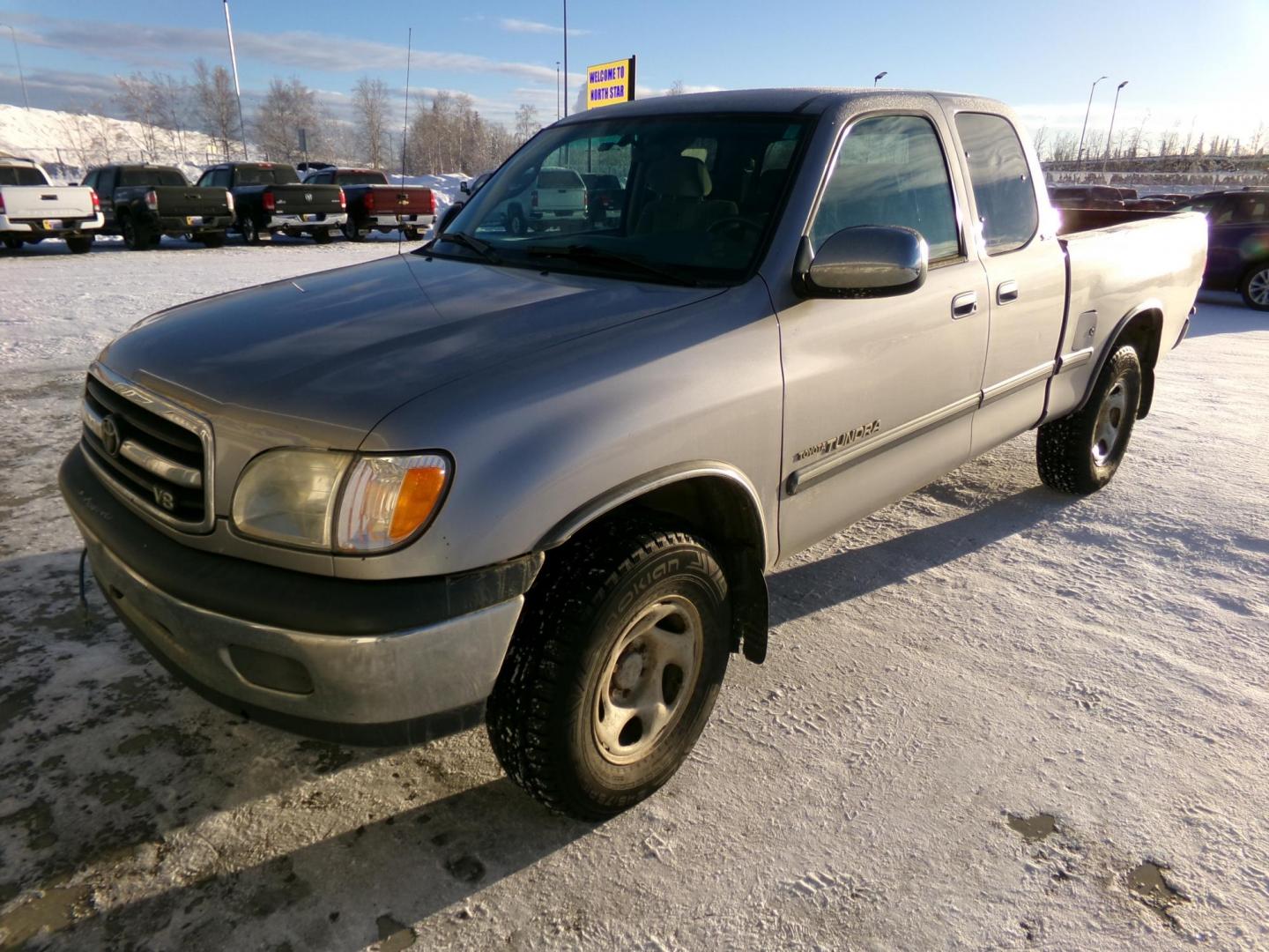 2002 Silver Toyota Tundra SR5 Access Cab 4WD (5TBBT44192S) with an 4.7L V8 DOHC 32V engine, located at 2630 Philips Field Rd., Fairbanks, AK, 99709, (907) 458-0593, 64.848068, -147.780609 - Photo#0