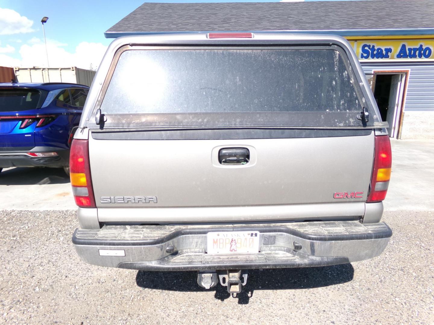 2002 Grey GMC Sierra 1500 SL Ext. Cab Long Bed 4WD (2GTEK19V721) with an 4.8L V8 OHV 16V engine, 4-Speed Automatic Overdrive transmission, located at 2630 Philips Field Rd., Fairbanks, AK, 99709, (907) 458-0593, 64.848068, -147.780609 - Photo#3
