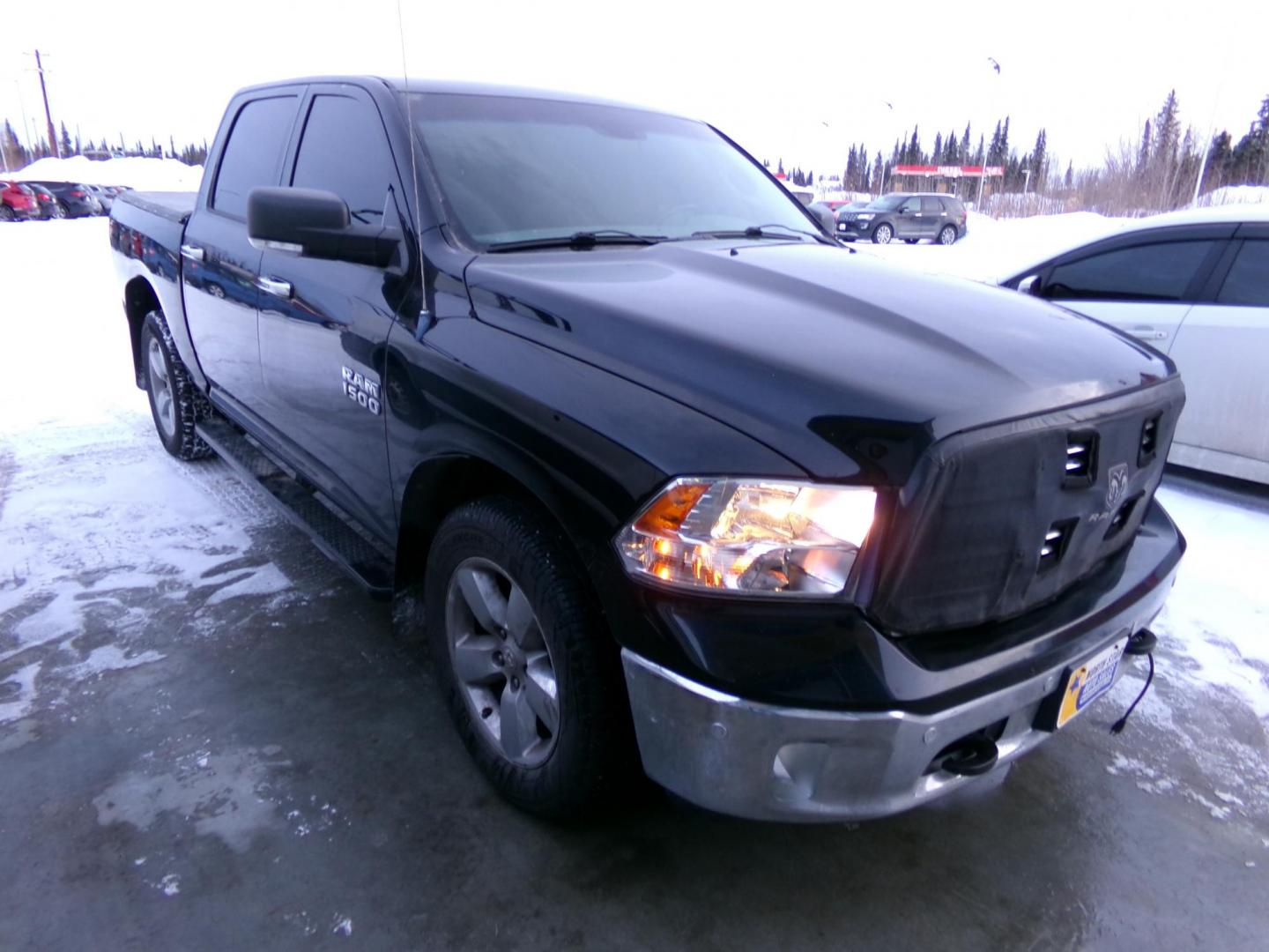 2014 Blue /Black Dodge 1500 SLT Crew Cab SWB 4WD (1C6RR7LG3ES) with an 3.6L V6 DOHC 24V FFV engine, 6-Speed Automatic transmission, located at 2630 Philips Field Rd., Fairbanks, AK, 99709, (907) 458-0593, 64.848068, -147.780609 - Photo#0