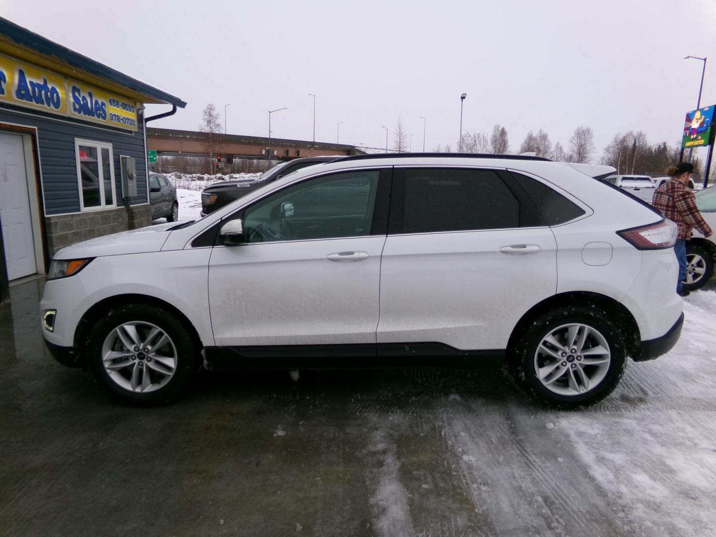 2015 White /Grey Ford Edge SEL AWD (2FMTK4J94FB) with an 2.0L L4 EcoBoost engine, 6-Speed Automatic transmission, located at 2630 Philips Field Rd., Fairbanks, AK, 99709, (907) 458-0593, 64.848068, -147.780609 - Photo#2