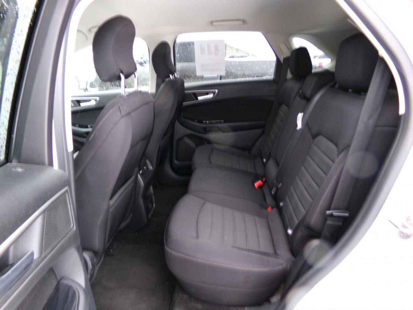 2015 White /Grey Ford Edge SEL AWD (2FMTK4J94FB) with an 2.0L L4 EcoBoost engine, 6-Speed Automatic transmission, located at 2630 Philips Field Rd., Fairbanks, AK, 99709, (907) 458-0593, 64.848068, -147.780609 - Photo#5