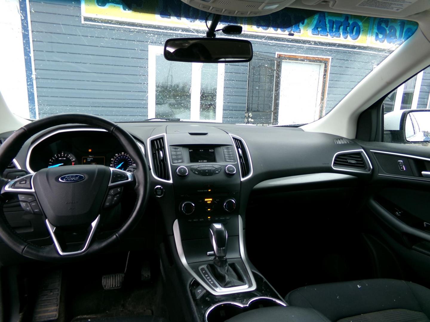 2015 White /Grey Ford Edge SEL AWD (2FMTK4J94FB) with an 2.0L L4 EcoBoost engine, 6-Speed Automatic transmission, located at 2630 Philips Field Rd., Fairbanks, AK, 99709, (907) 458-0593, 64.848068, -147.780609 - Photo#6