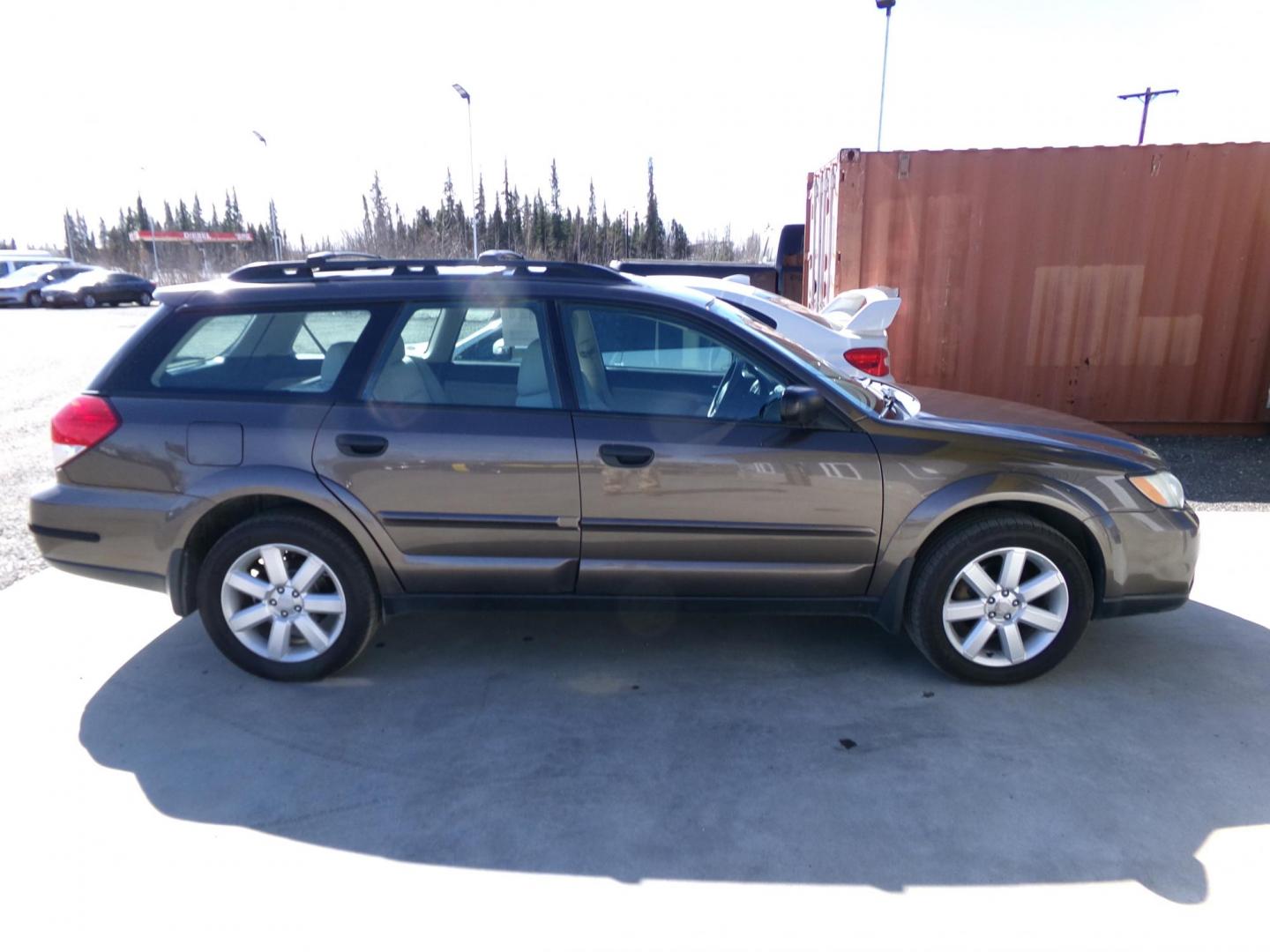 2008 Gold Subaru Outback 2.5i (4S4BP61CX87) with an 2.5L H4 SOHC 16V engine, 5-Speed Manual Overdrive transmission, located at 2630 Philips Field Rd., Fairbanks, AK, 99709, (907) 458-0593, 64.848068, -147.780609 - Photo#1