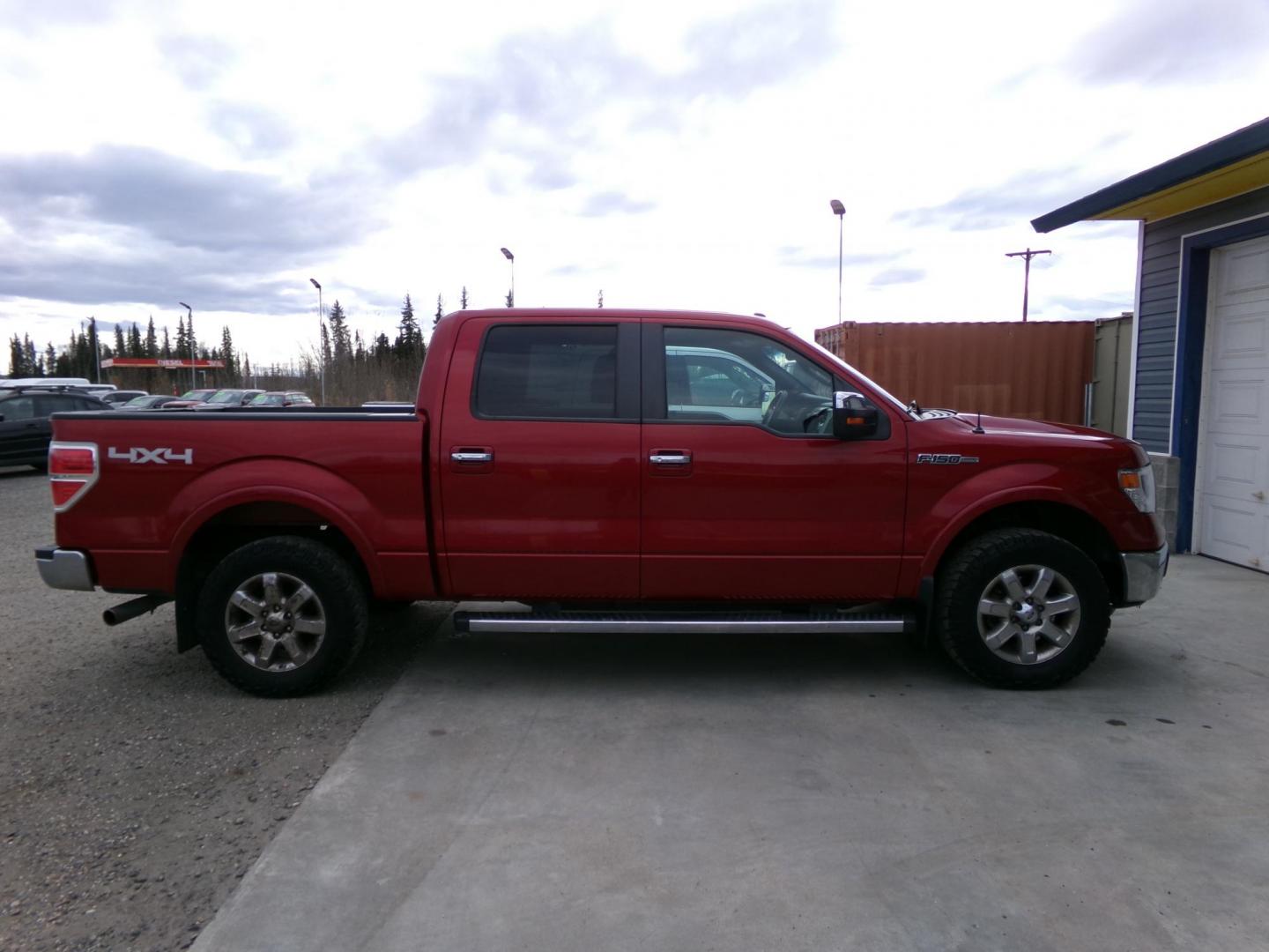 2013 Red Ford F-150 XLT SuperCrew 6.5-ft. Bed 4WD (1FTFW1EF9DK) with an 5.0L V8 engine, 6-Speed Automatic transmission, located at 2630 Philips Field Rd., Fairbanks, AK, 99709, (907) 458-0593, 64.848068, -147.780609 - Photo#2