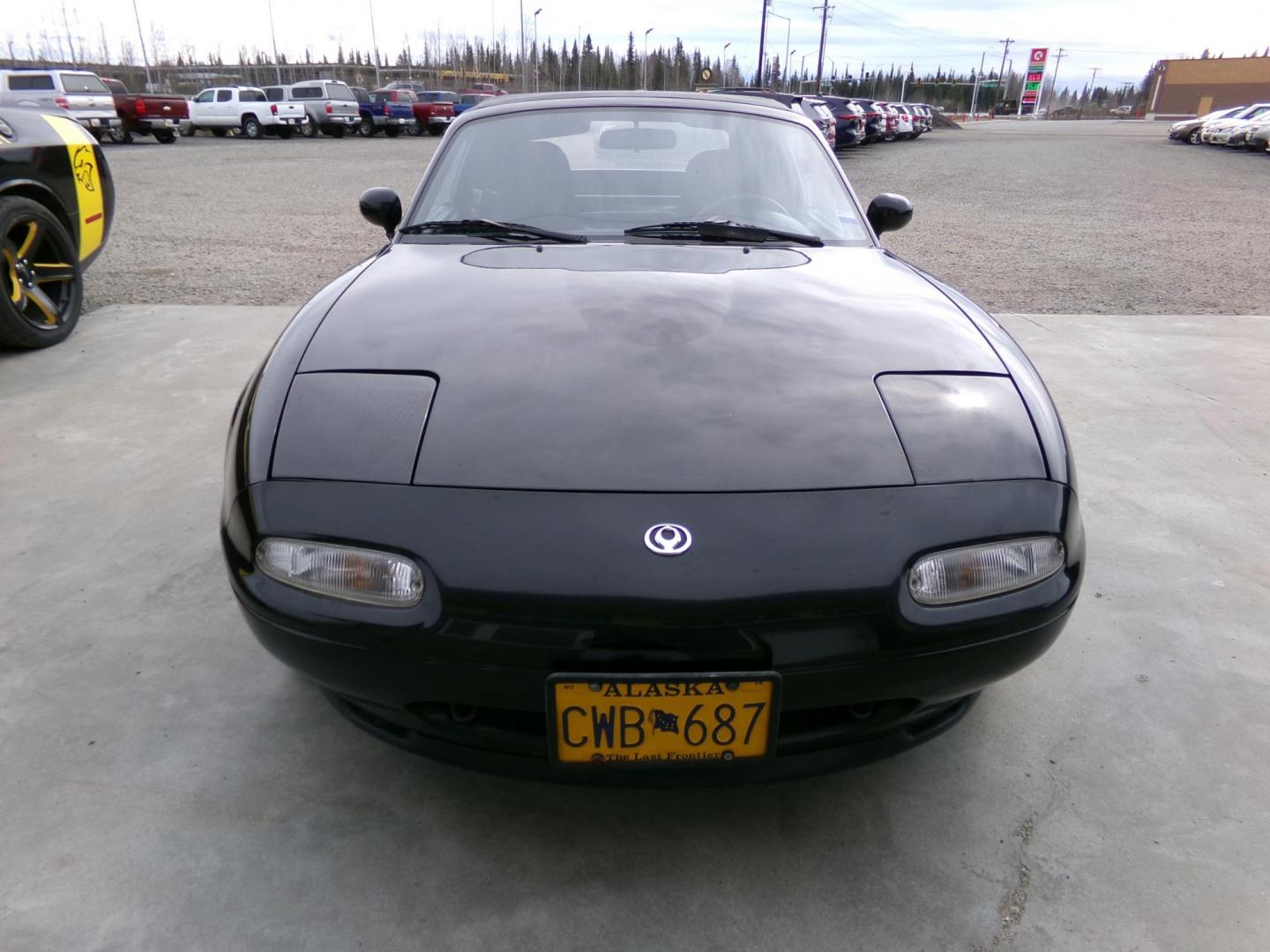 1994 Black Mazda MX-5 Miata M Edition (JM1NA3539R0) with an 1.8L L4 DOHC 16V engine, Manual transmission, located at 2630 Philips Field Rd., Fairbanks, AK, 99709, (907) 458-0593, 64.848068, -147.780609 - Photo#1