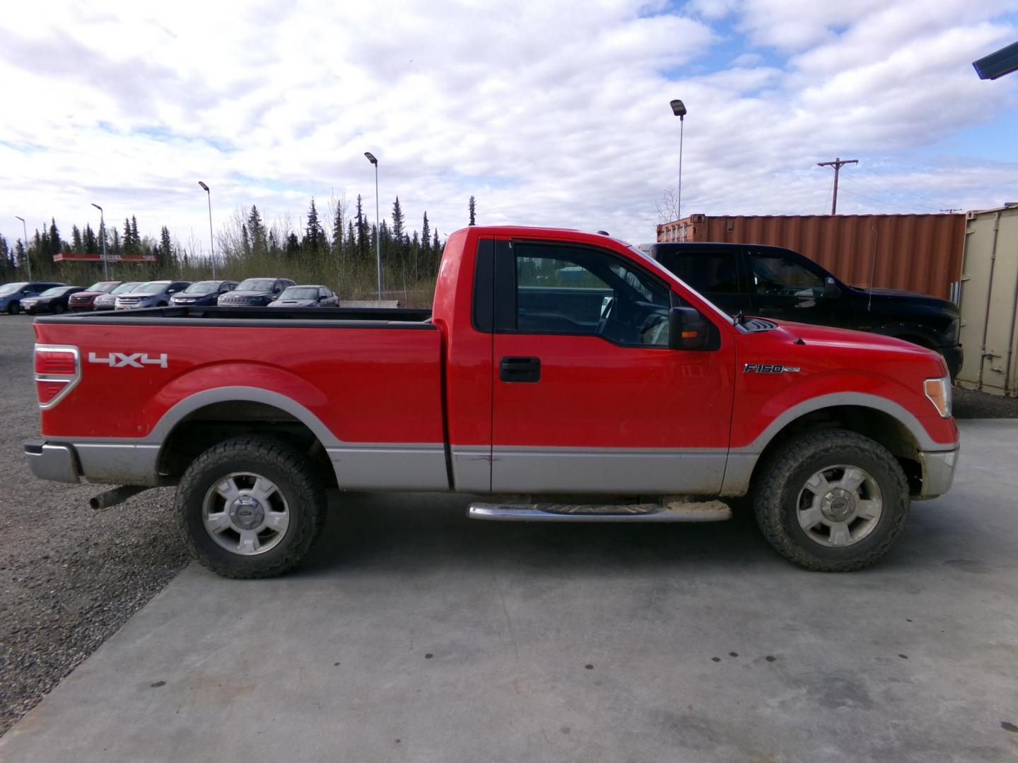 2014 Red Ford F-150 XLT 8-ft. Bed 4WD (1FTMF1EM2EF) with an 3.7L V6 DOHC 24V engine, 6-Speed Automatic transmission, located at 2630 Philips Field Rd., Fairbanks, AK, 99709, (907) 458-0593, 64.848068, -147.780609 - Photo#2