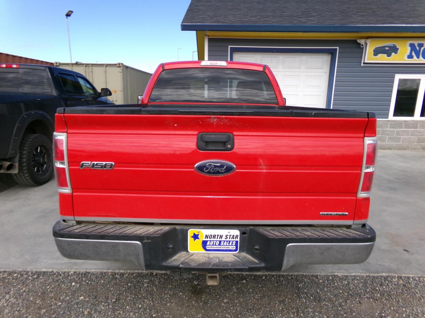 2014 Red Ford F-150 XLT 8-ft. Bed 4WD (1FTMF1EM2EF) with an 3.7L V6 DOHC 24V engine, 6-Speed Automatic transmission, located at 2630 Philips Field Rd., Fairbanks, AK, 99709, (907) 458-0593, 64.848068, -147.780609 - Photo#3