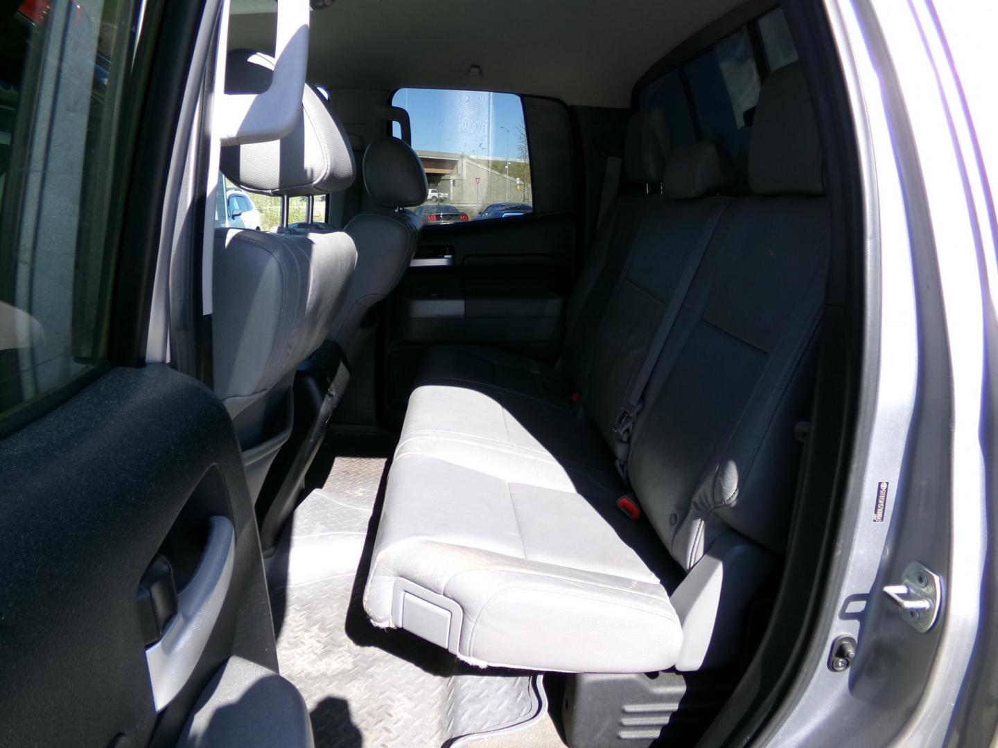 2007 Silver Toyota Tundra Limited Double Cab 4WD (5TFBT58157X) with an 4.7L V8 DOHC 32V engine, 5-Speed Automatic Overdrive transmission, located at 2630 Philips Field Rd., Fairbanks, AK, 99709, (907) 458-0593, 64.848068, -147.780609 - Photo#5