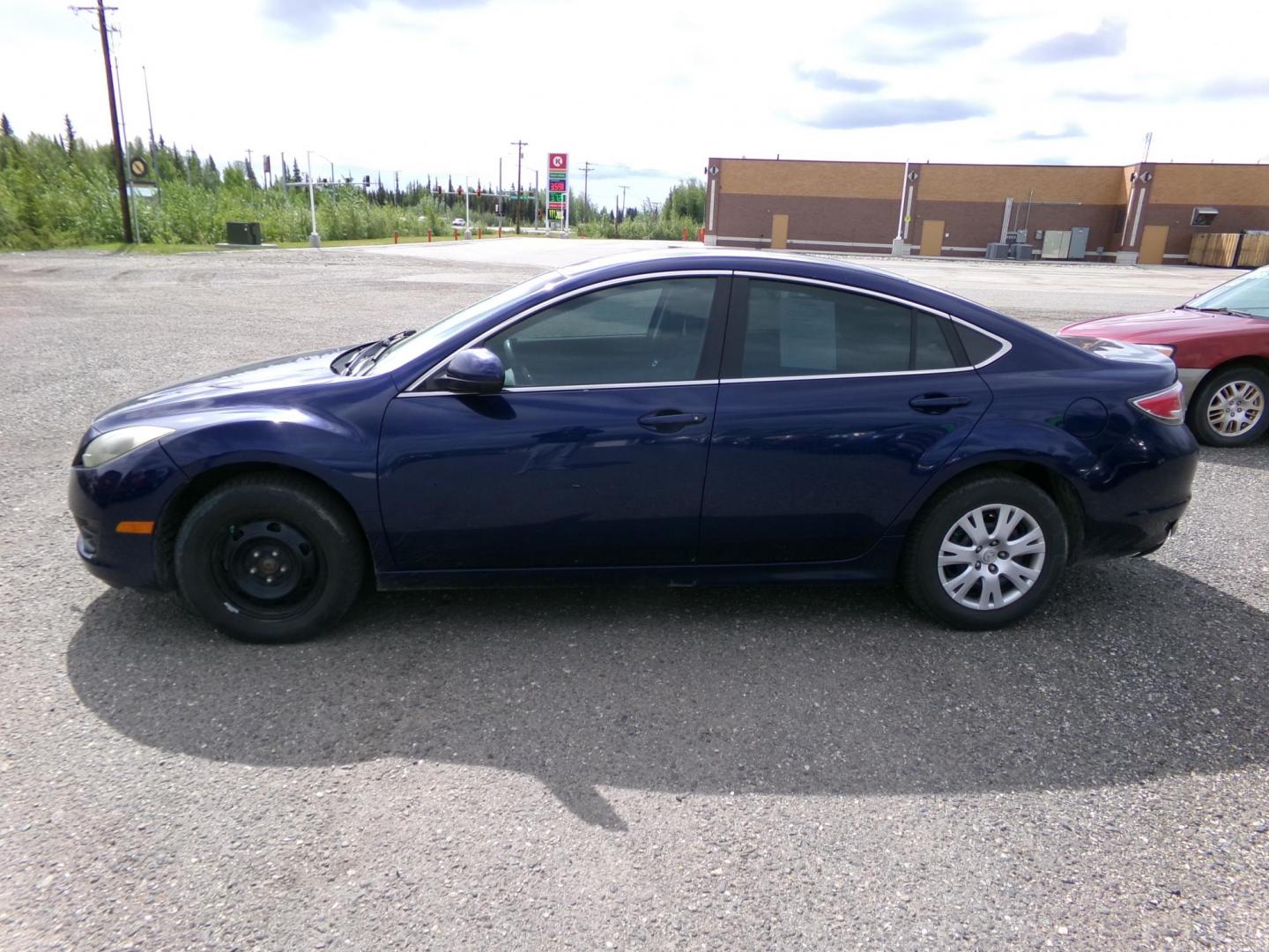 2011 Blue Mazda MAZDA6 I Touring (1YVHZ8BH0B5) with an 2.5L L4 DOHC 16V engine, located at 2630 Philips Field Rd., Fairbanks, AK, 99709, (907) 458-0593, 64.848068, -147.780609 - Photo#2