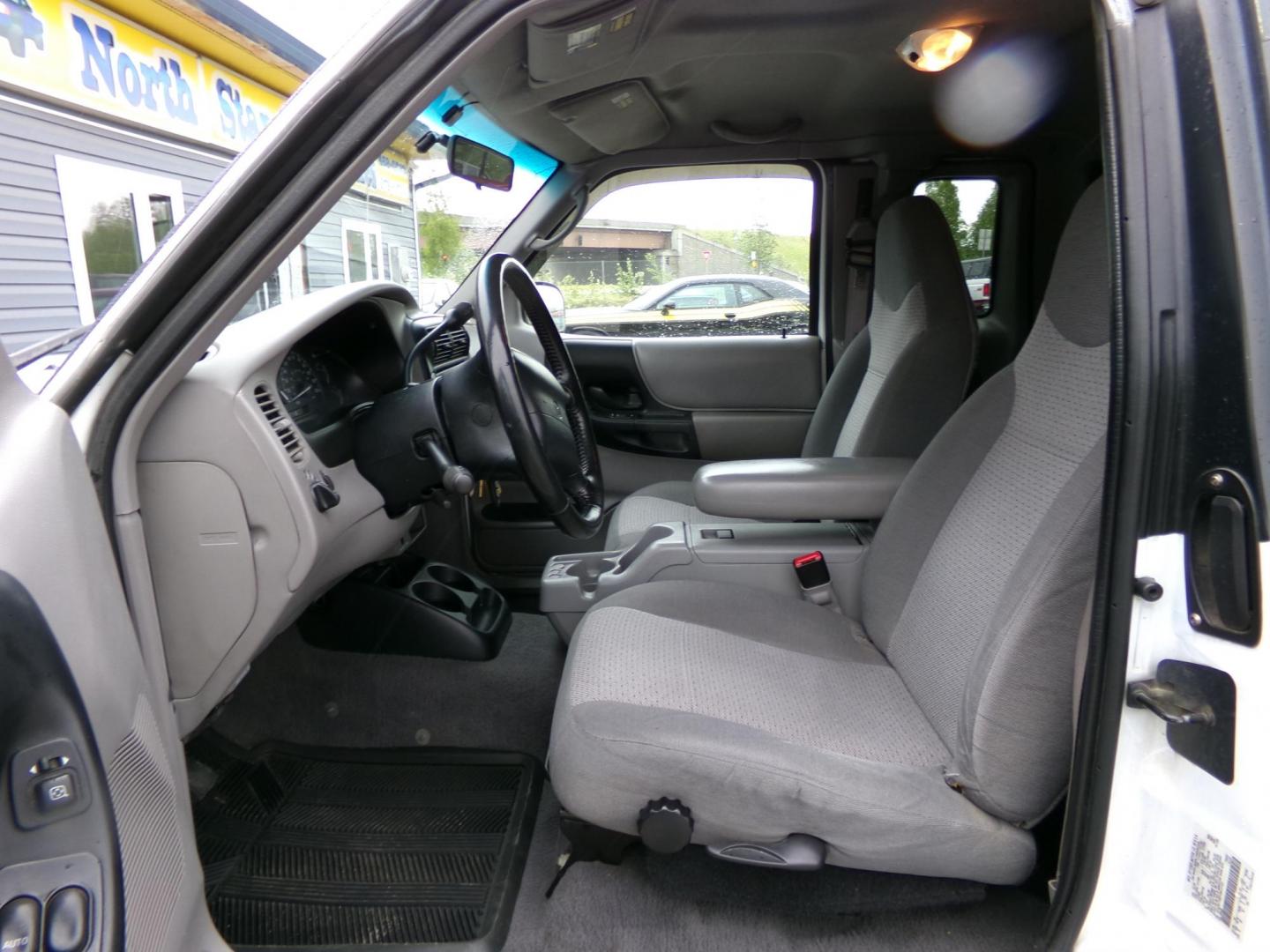 2000 White Mazda B-Series B4000 Cab Plus 4 Troy Lee 4WD (4F4ZR17X8YT) with an 4.0L V6 OHV 12V engine, located at 2630 Philips Field Rd., Fairbanks, AK, 99709, (907) 458-0593, 64.848068, -147.780609 - Photo#4