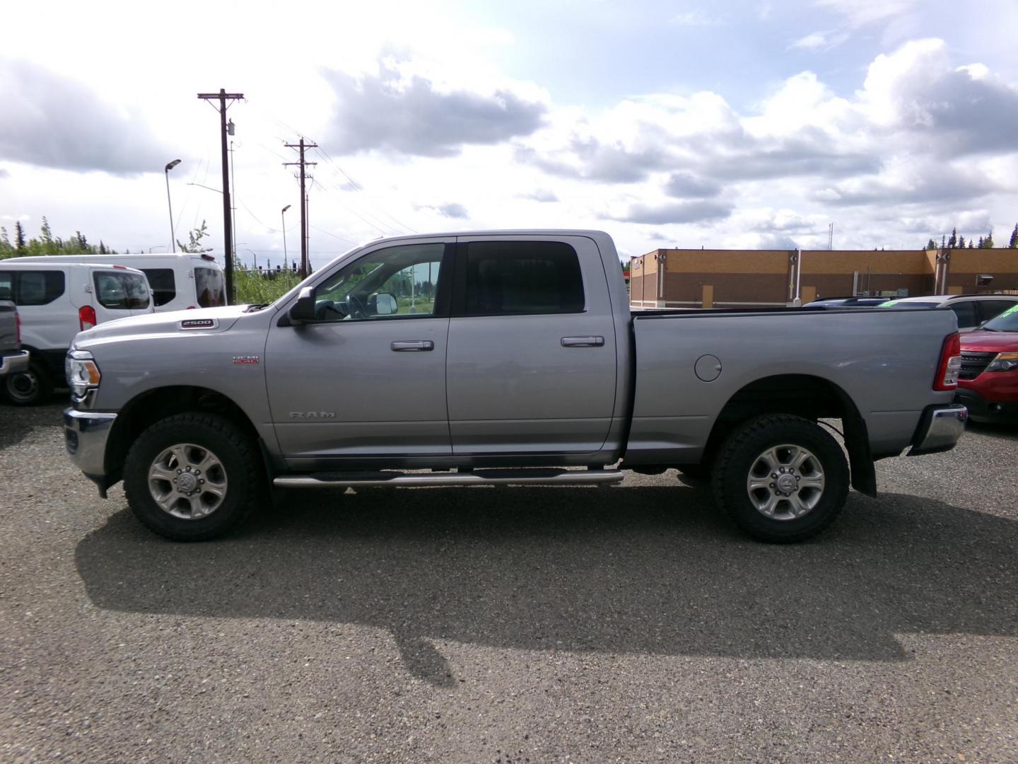 2020 Dodge RAM 2500 Tradesman Crew Cab SWB 4WD (3C6UR5DJ0LG) with an 6.4L V8 engine, 6A transmission, located at 2630 Philips Field Rd., Fairbanks, AK, 99709, (907) 458-0593, 64.848068, -147.780609 - Photo#2