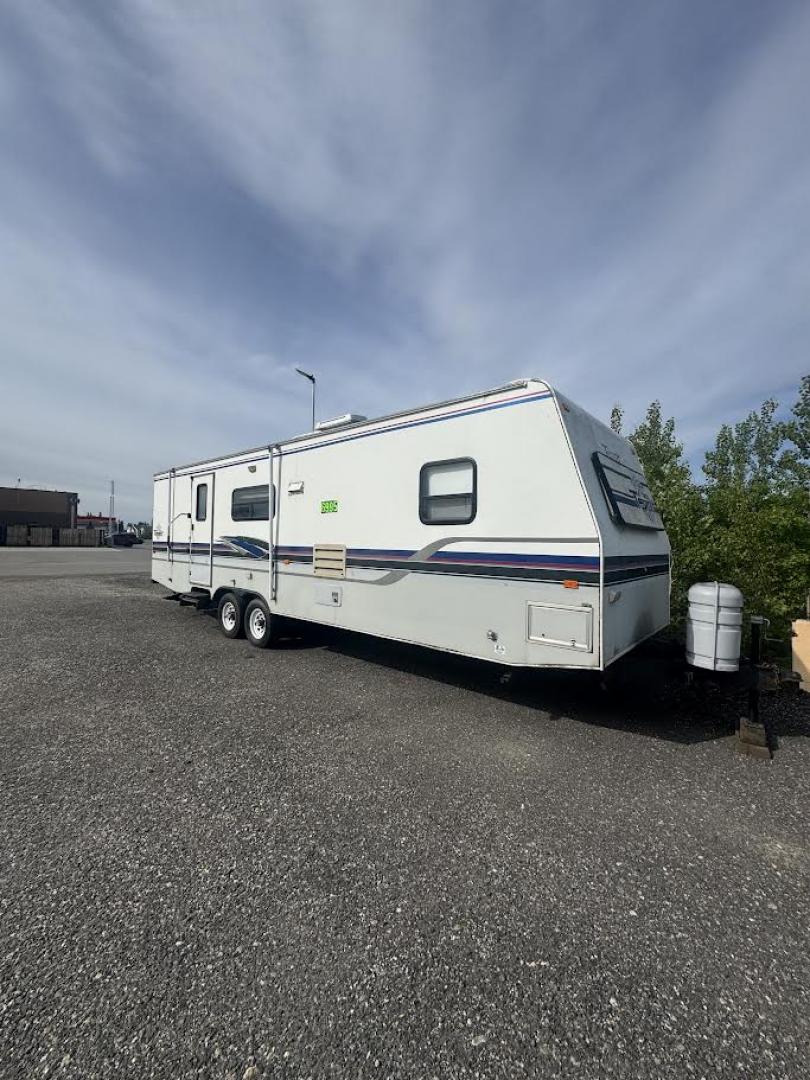 1997 White Fleetwood Enterprises, Inc. Unknown - (1EA1G3020V2) , located at 2630 Philips Field Rd., Fairbanks, AK, 99709, (907) 458-0593, 64.848068, -147.780609 - Photo#2