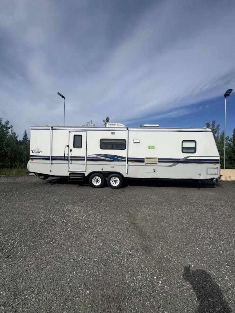 1997 White Fleetwood Enterprises, Inc. Unknown - (1EA1G3020V2) , located at 2630 Philips Field Rd., Fairbanks, AK, 99709, (907) 458-0593, 64.848068, -147.780609 - Photo#3