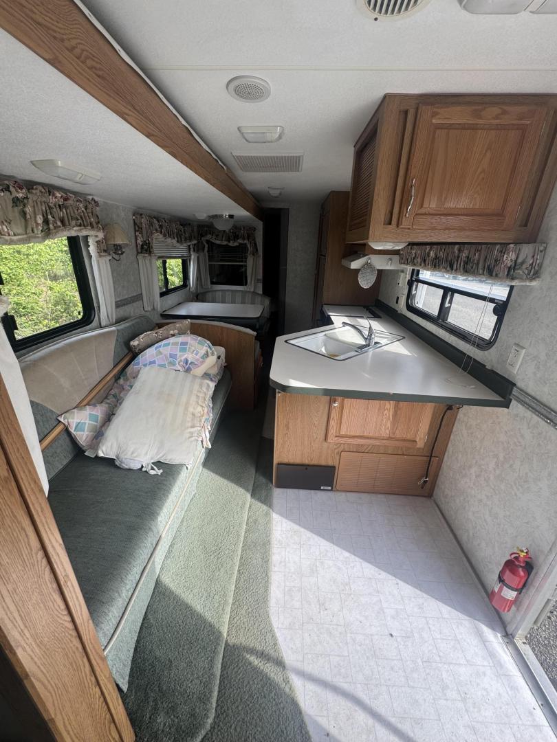 1997 White Fleetwood Enterprises, Inc. Unknown - (1EA1G3020V2) , located at 2630 Philips Field Rd., Fairbanks, AK, 99709, (907) 458-0593, 64.848068, -147.780609 - Photo#6