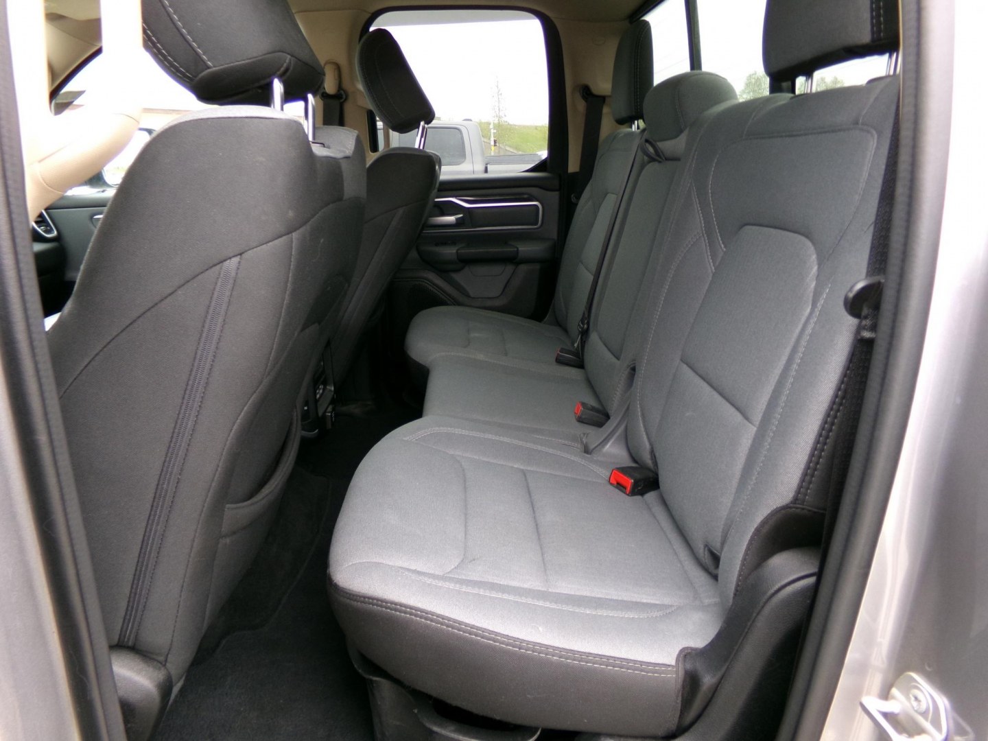 2020 Silver /Grey Dodge 1500 Big Horn Quad Cab 4WD (1C6SRFBTXLN) with an 5.7L V8 OHV 16V HEMI engine, 8A transmission, located at 2630 Philips Field Rd., Fairbanks, AK, 99709, (907) 458-0593, 64.848068, -147.780609- Photo#5