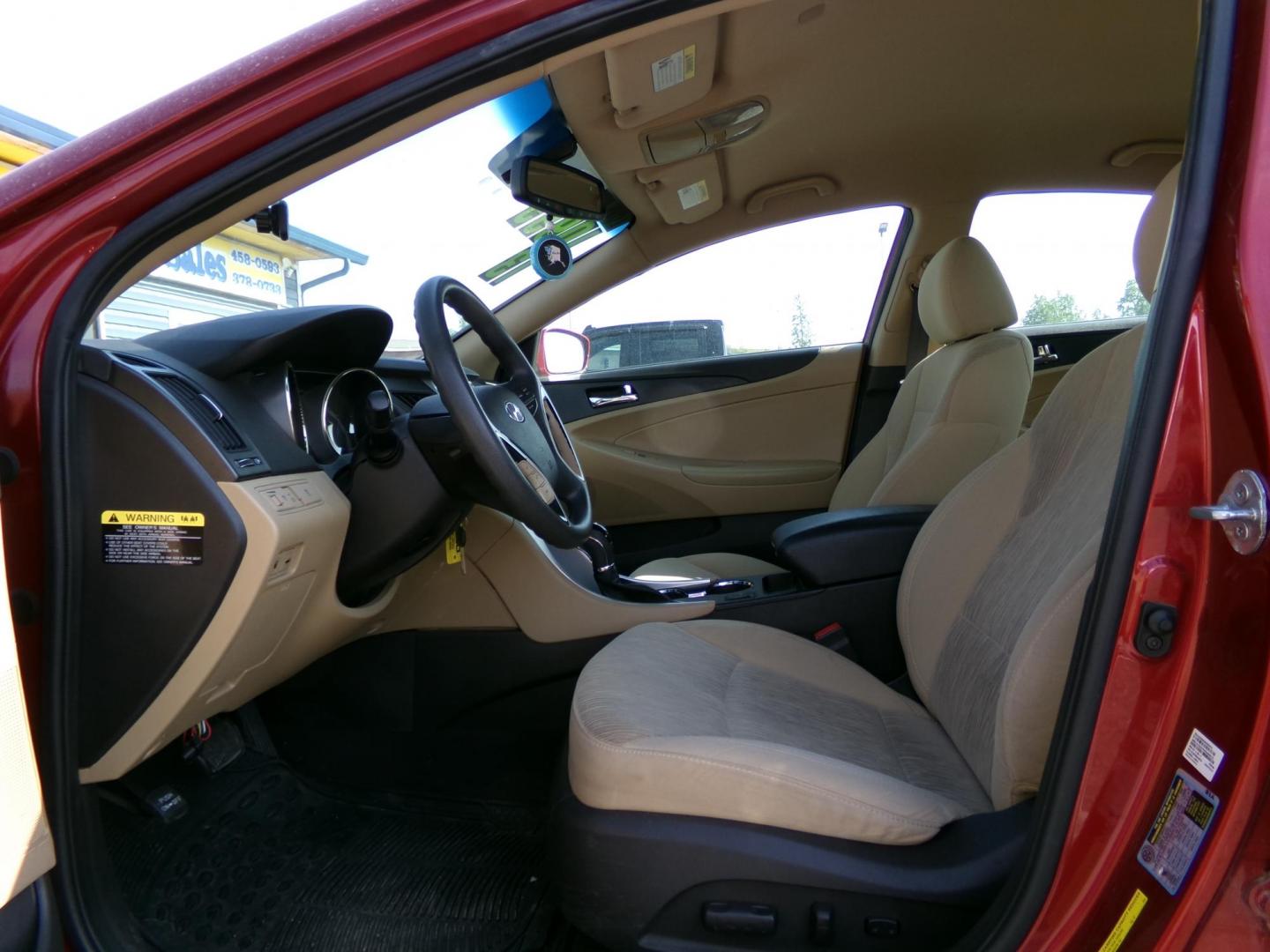 2013 Red Hyundai Sonata GLS (5NPEB4AC2DH) with an 2.4L L4 DOHC 16V engine, 6-Speed Automatic transmission, located at 2630 Philips Field Rd., Fairbanks, AK, 99709, (907) 458-0593, 64.848068, -147.780609 - Photo#4