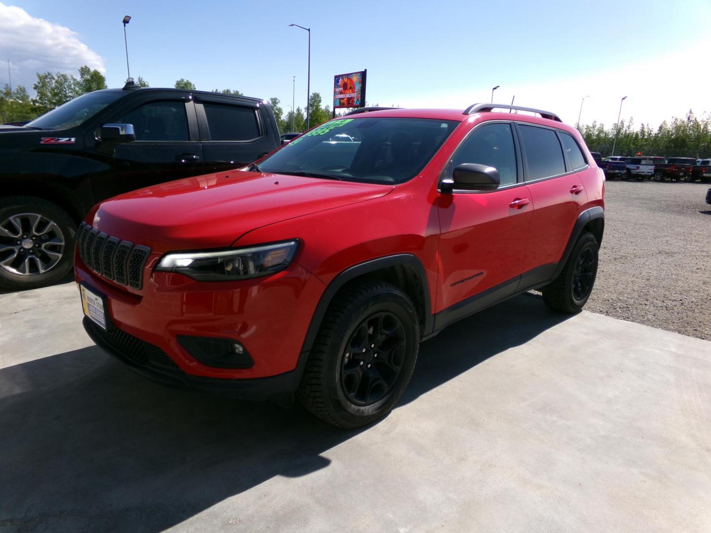 2019 Red Jeep Cherokee Trailhawk 4WD (1C4PJMBX9KD) with an 3.2L V6 DOHC 24V engine, 9A transmission, located at 2630 Philips Field Rd., Fairbanks, AK, 99709, (907) 458-0593, 64.848068, -147.780609 - Photo#0