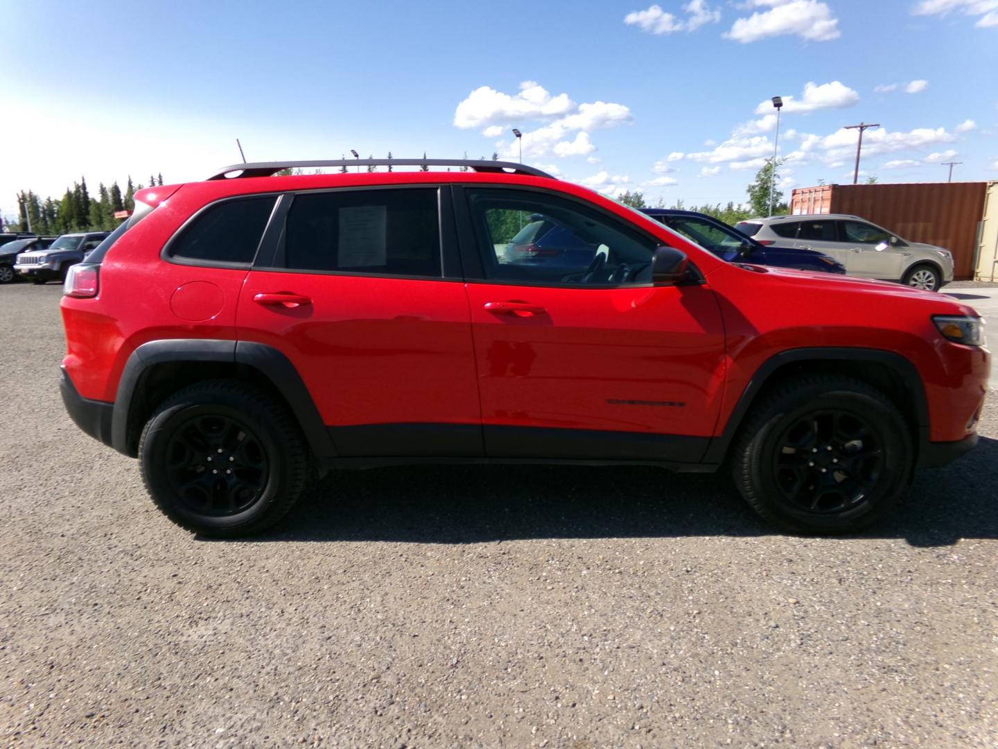 2019 Red Jeep Cherokee Trailhawk 4WD (1C4PJMBX9KD) with an 3.2L V6 DOHC 24V engine, 9A transmission, located at 2630 Philips Field Rd., Fairbanks, AK, 99709, (907) 458-0593, 64.848068, -147.780609 - Photo#2