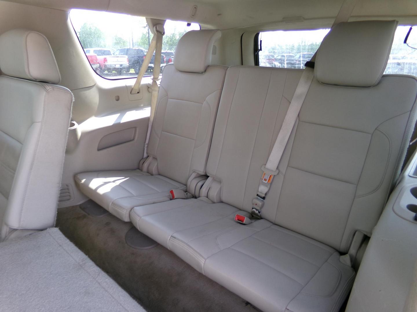2015 Grey GMC Yukon Denali XL 4WD (1GKS2JKJ3FR) with an 6.2L V8 OHV 16V engine, 6-Speed Automatic transmission, located at 2630 Philips Field Rd., Fairbanks, AK, 99709, (907) 458-0593, 64.848068, -147.780609 - Photo#6