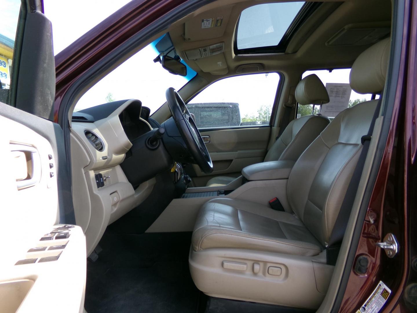 2012 Red Honda Pilot Touring 4WD 5-Spd AT with DVD (5FNYF4H91CB) with an 3.5L V6 SOHC 24V engine, 5-Speed Automatic transmission, located at 2630 Philips Field Rd., Fairbanks, AK, 99709, (907) 458-0593, 64.848068, -147.780609 - Photo#4