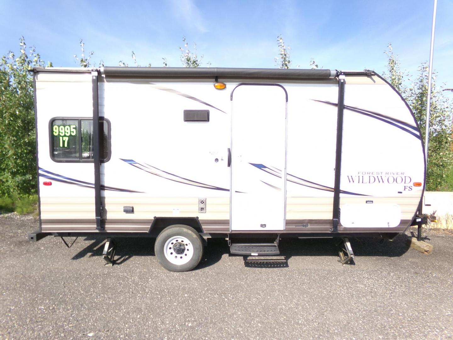 2017 White Forest River Wildwood (4X4TWDT10HT) , located at 2630 Philips Field Rd., Fairbanks, AK, 99709, (907) 458-0593, 64.848068, -147.780609 - Photo#3