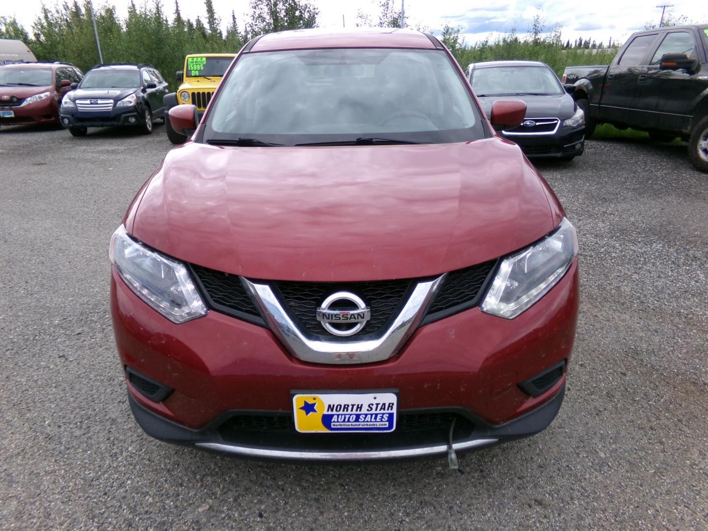 2016 Red Nissan Rogue SV AWD (KNMAT2MV5GP) with an 2.5L L4 DOHC 16V engine, CVT transmission, located at 2630 Philips Field Rd., Fairbanks, AK, 99709, (907) 458-0593, 64.848068, -147.780609 - Photo#1