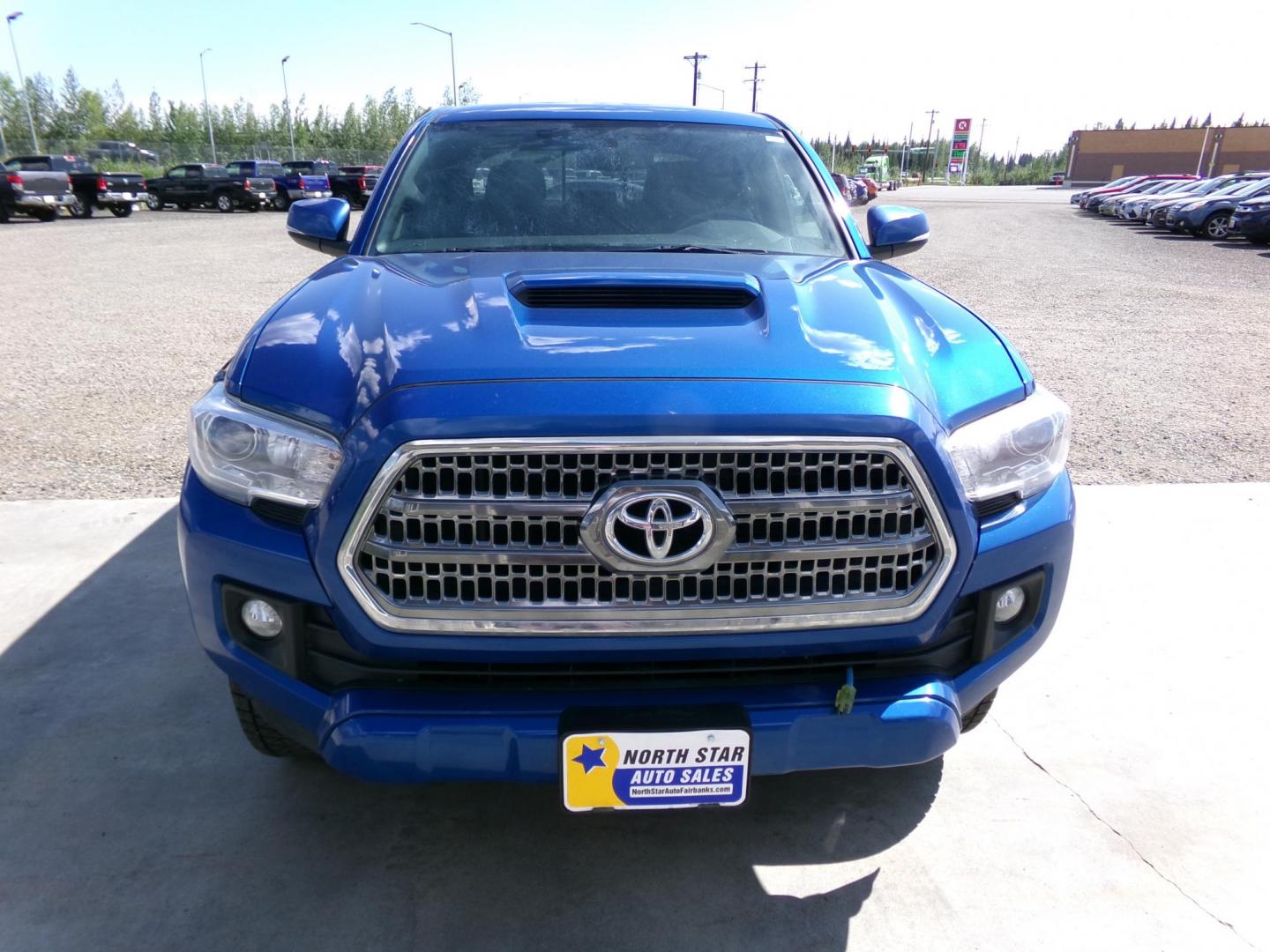 2017 Blue /Black Toyota Tacoma SR5 Double Cab Super Long Bed V6 6AT 4WD (3TMDZ5BN4HM) with an 3.6L V6 DOHC 24V engine, 6A transmission, located at 2630 Philips Field Rd., Fairbanks, AK, 99709, (907) 458-0593, 64.848068, -147.780609 - Photo#1